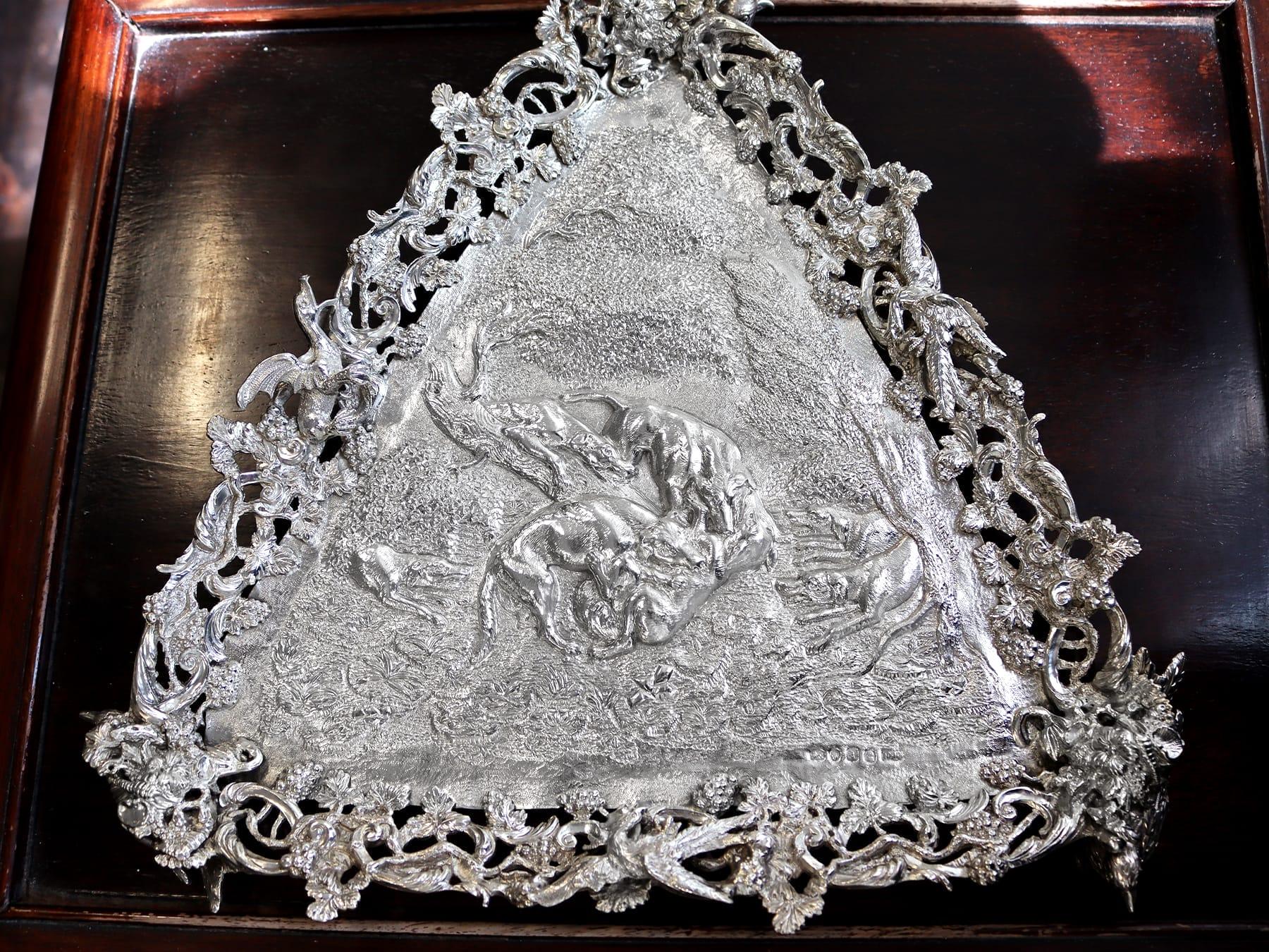 Giorgio III Antico salterio georgiano triangolare in argento sterling (1816) in vendita