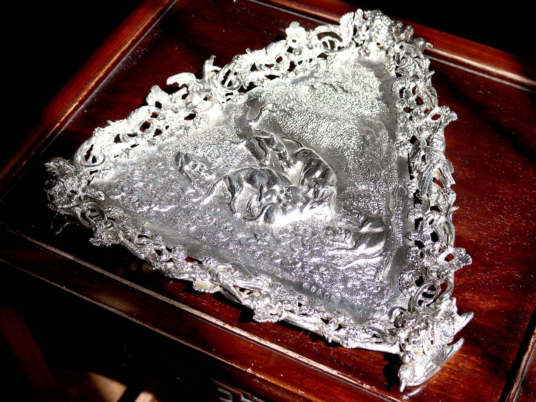 Inglese Antico salterio georgiano triangolare in argento sterling (1816) in vendita