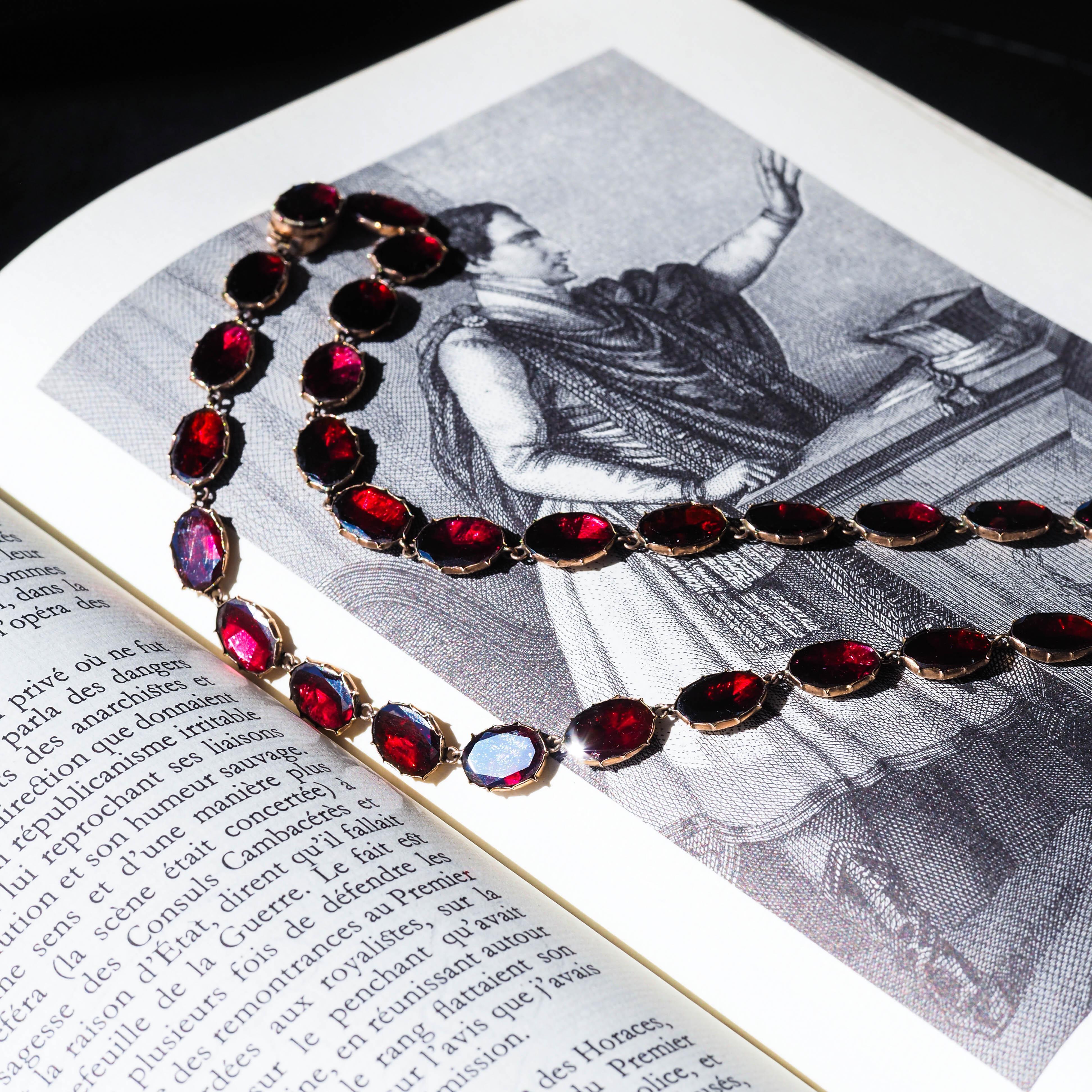 Taille ovale Antique Georgian/Victorian Garnet Riviere Necklace 9K Gold - Early 19th c. en vente