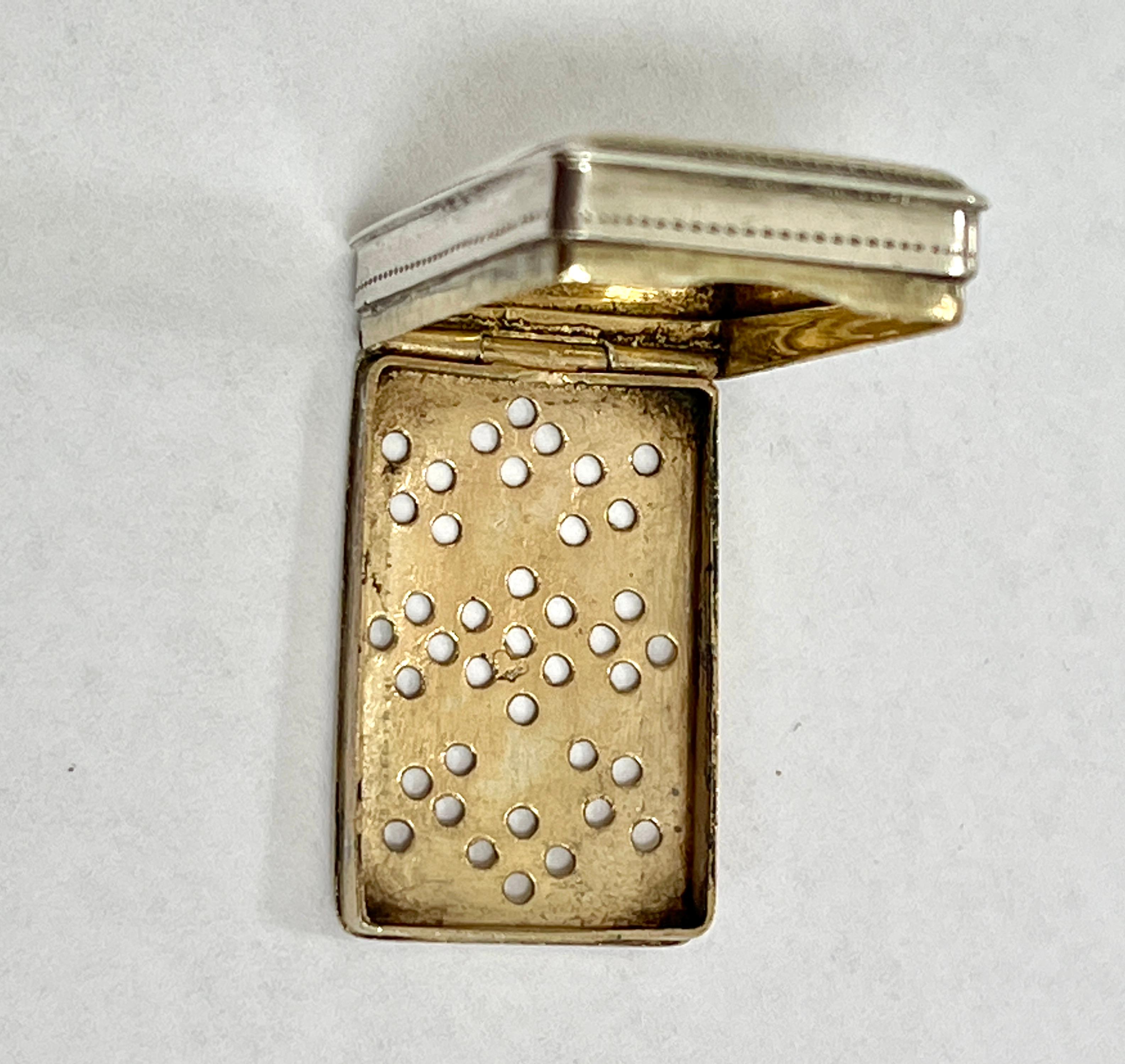 Antique Georgian Vinaigrette Hallmark Birmingham 1834 Sterling Silver John Lilly In Fair Condition For Sale In Mona Vale, NSW