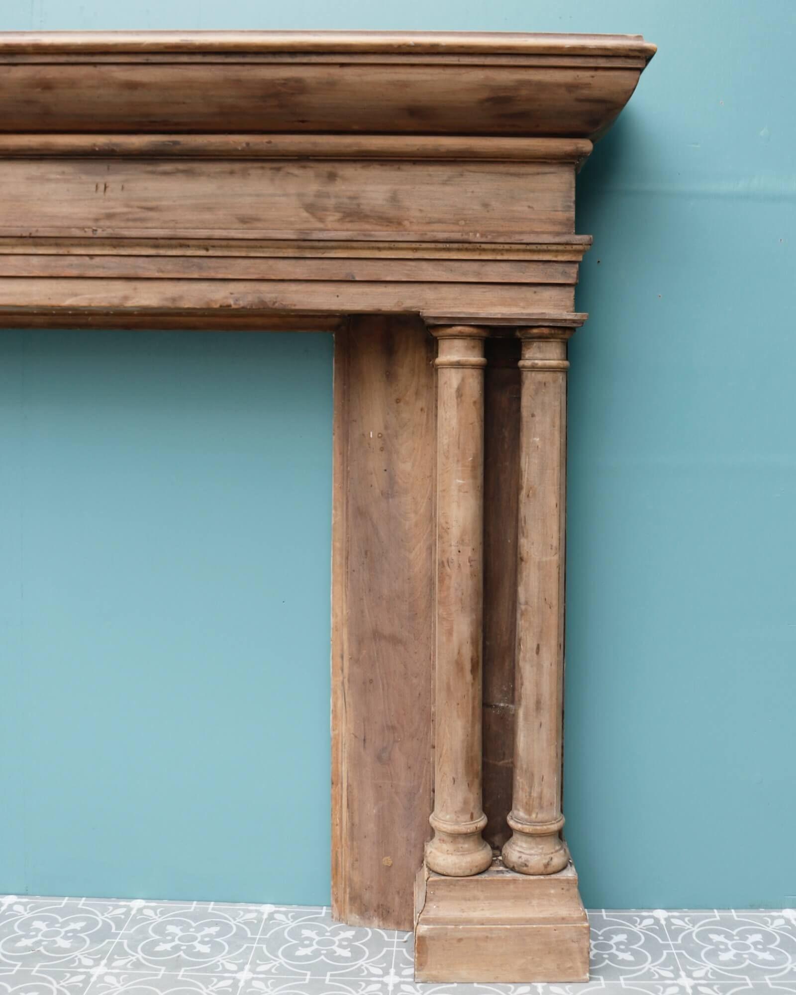 Antique Georgian Walnut Fire Mantel with Column Jambs In Fair Condition In Wormelow, Herefordshire