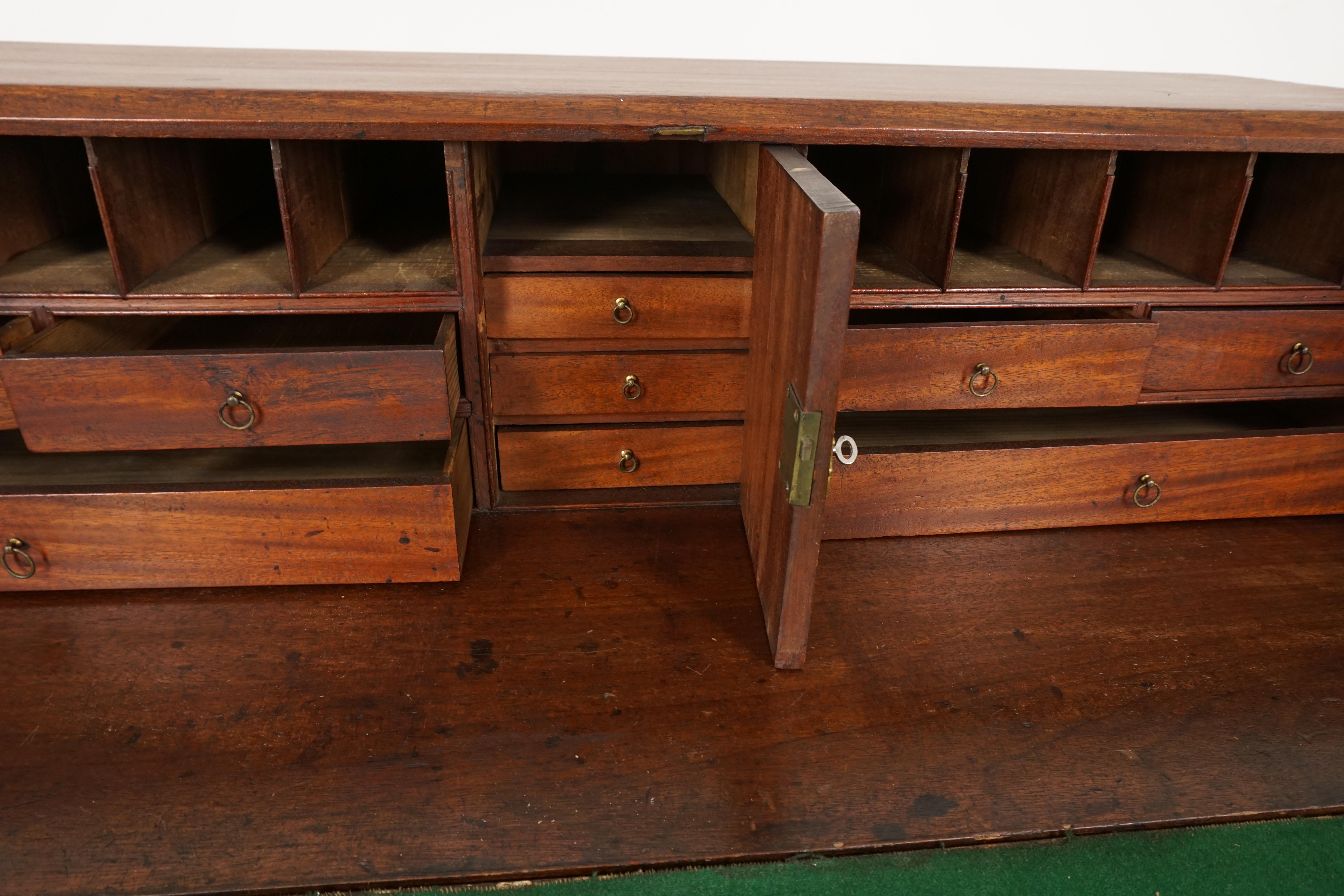 Antique Georgian Walnut Slant Front Desk, Bureau, Scotland 1810, H528 In Good Condition For Sale In Vancouver, BC