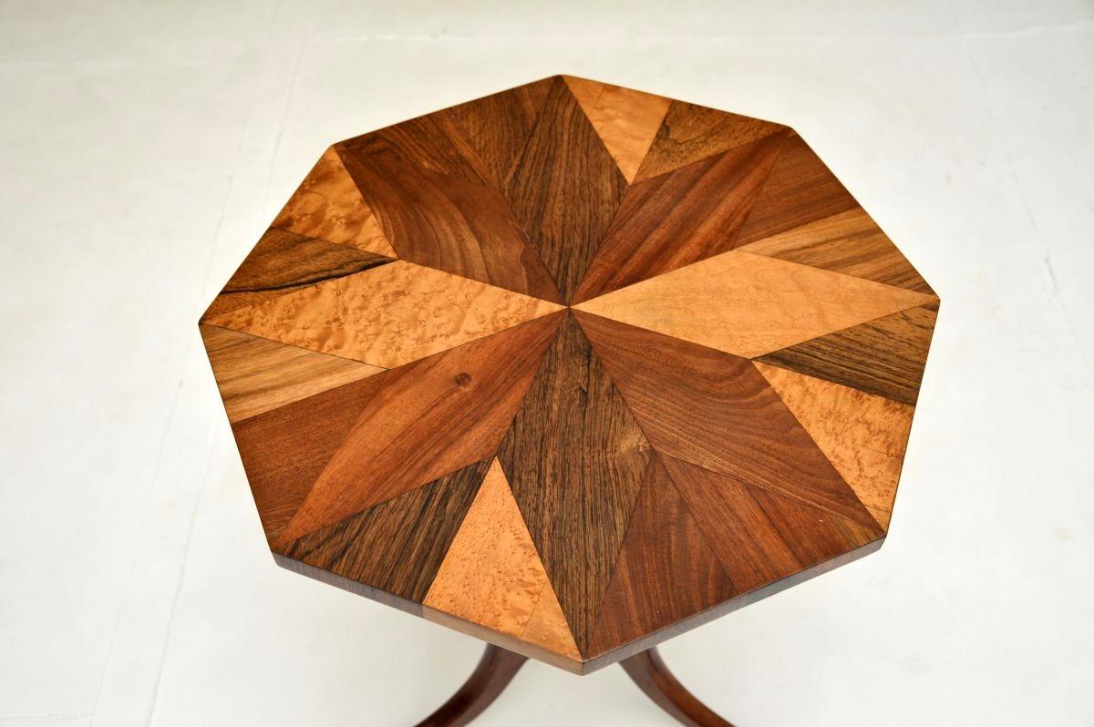 Mesa auxiliar georgiana antigua de nogal con tapa a presión en Bueno estado para la venta en London, GB
