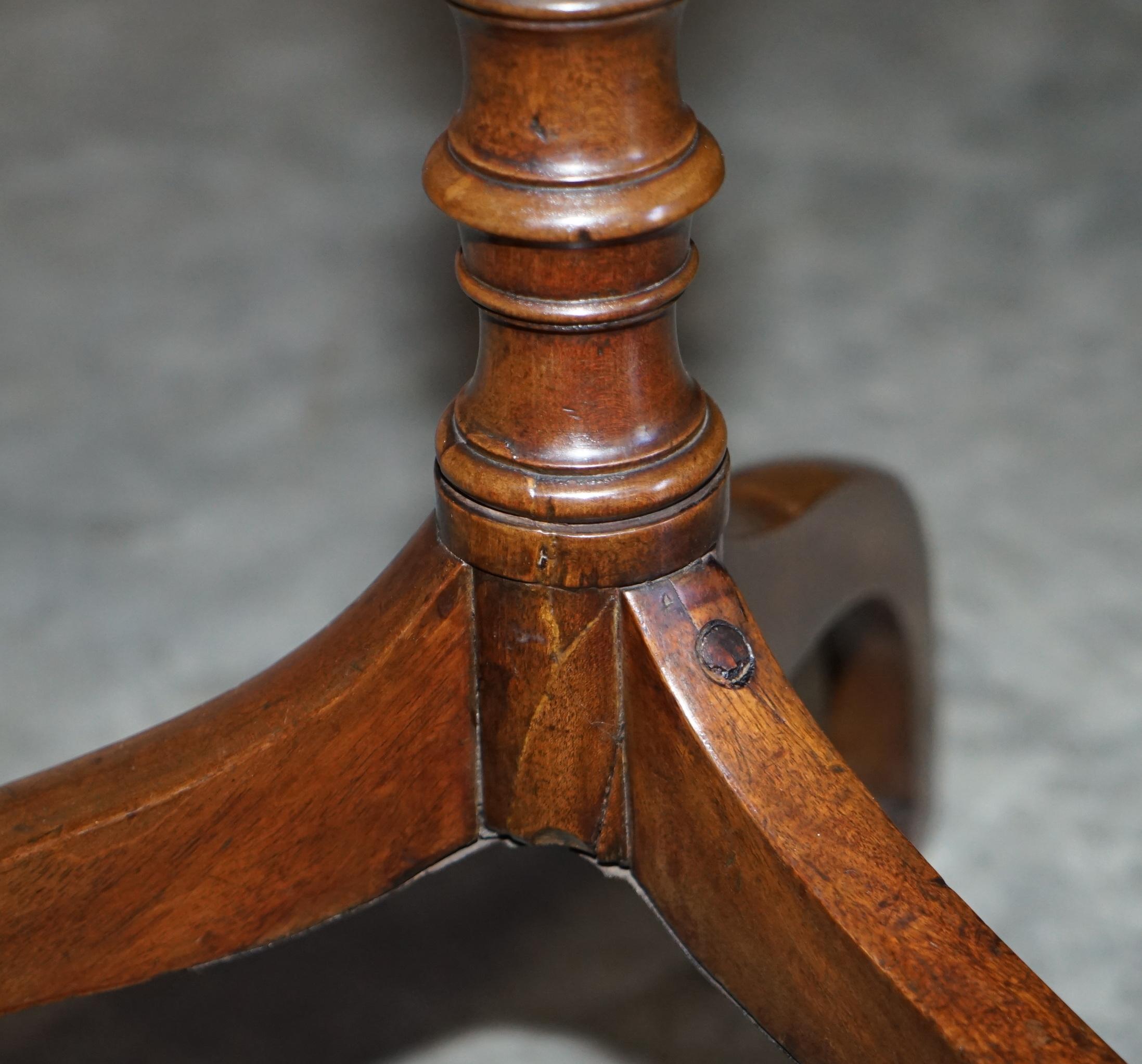 Antique Georgian Walnut Tripod Side End Lamp or Wine Table Original Patina For Sale 5