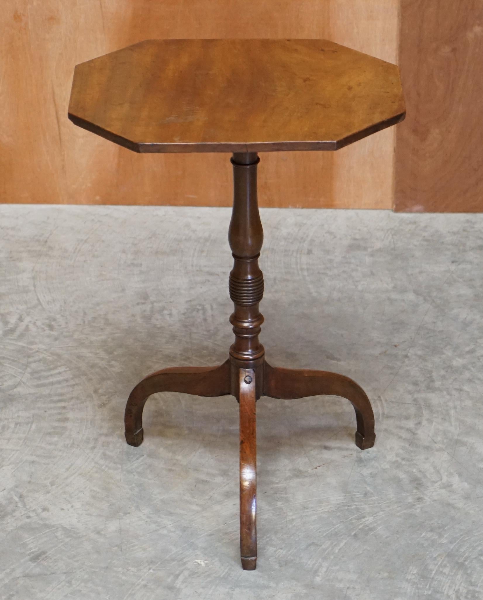 English Antique Georgian Walnut Tripod Side End Lamp or Wine Table Original Patina For Sale