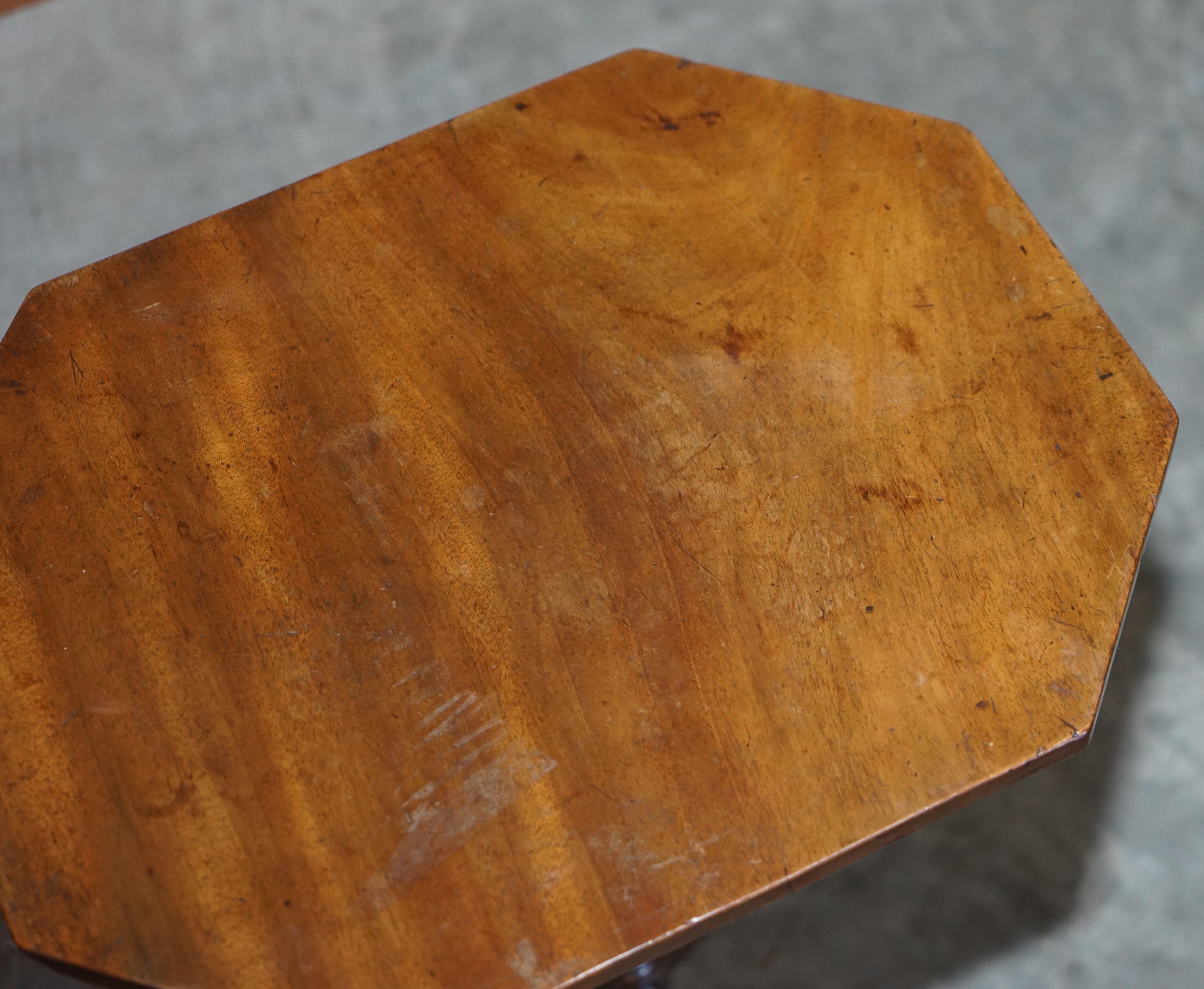 Early 19th Century Antique Georgian Walnut Tripod Side End Lamp or Wine Table Original Patina For Sale
