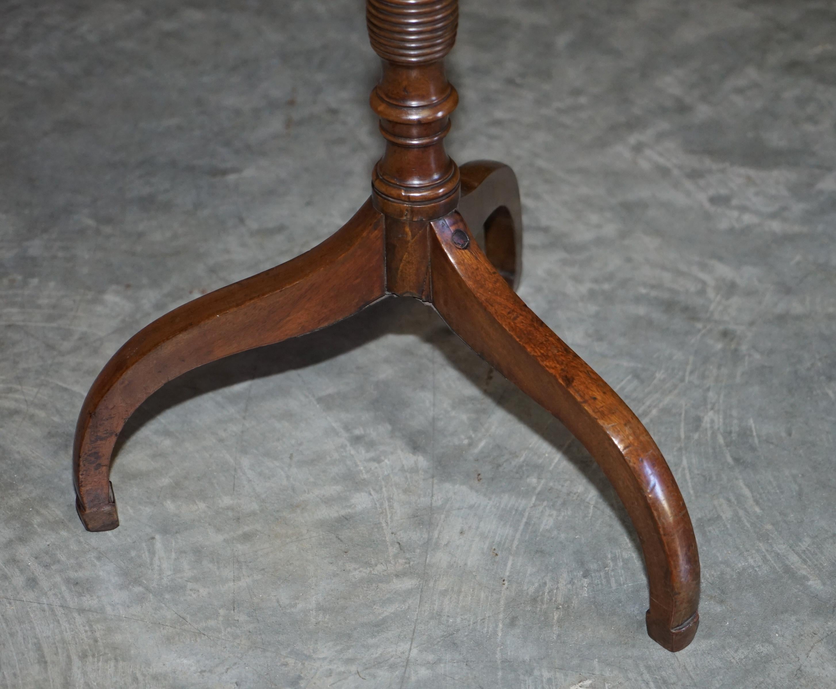 Antique Georgian Walnut Tripod Side End Lamp or Wine Table Original Patina For Sale 3