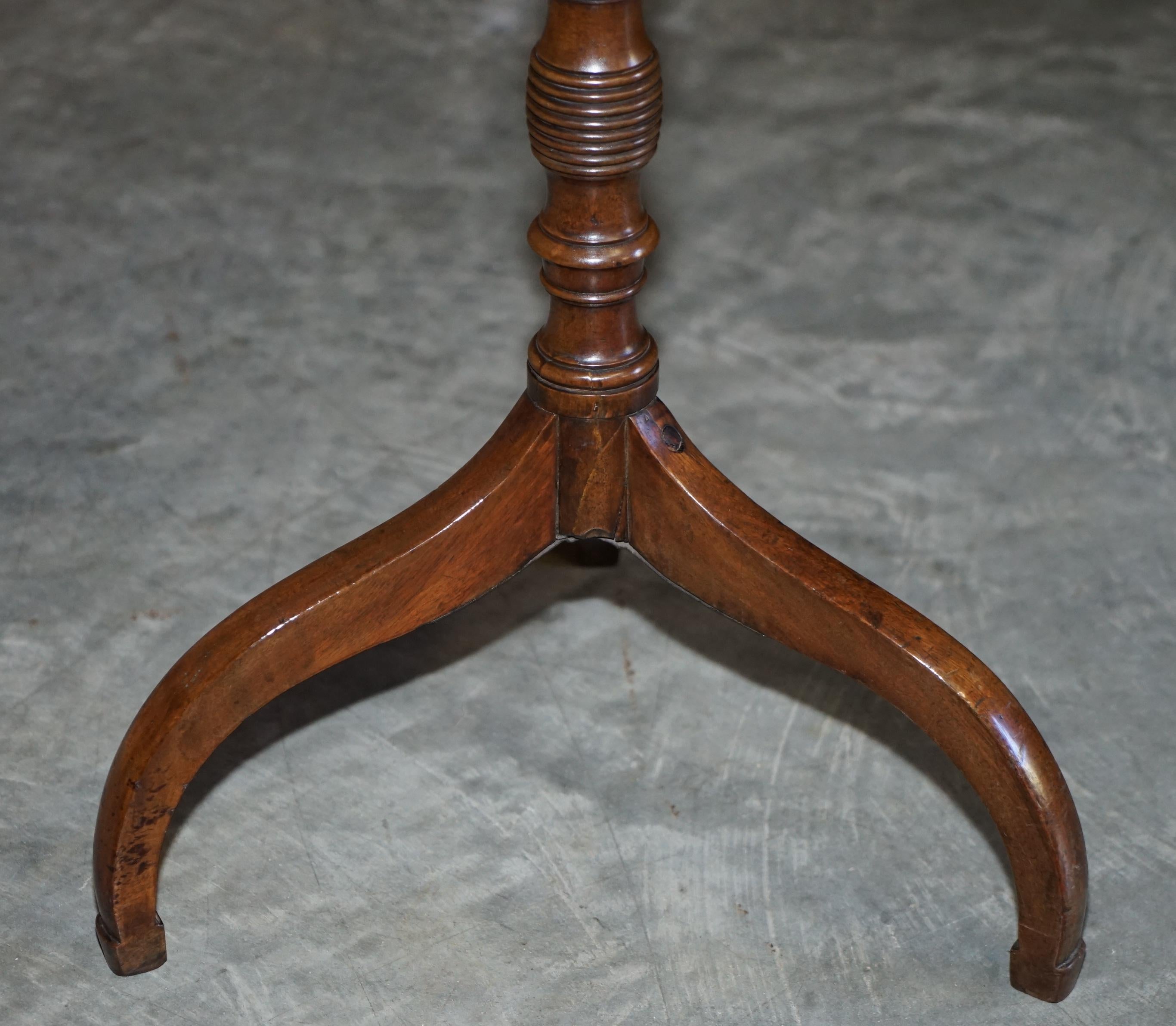 Antique Georgian Walnut Tripod Side End Lamp or Wine Table Original Patina For Sale 4