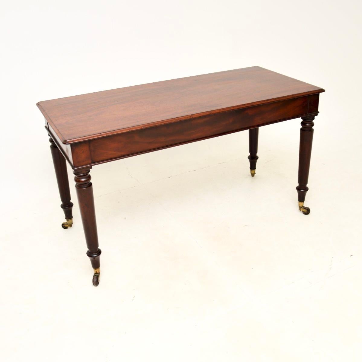 Antique Georgian Writing Table / Desk In Good Condition For Sale In London, GB
