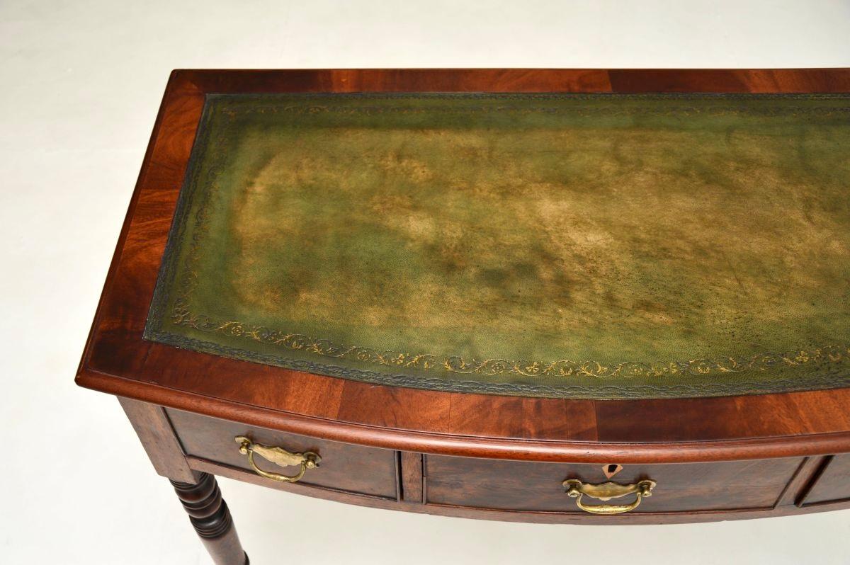 Ancienne table à écrire / bureau géorgien en vente 2