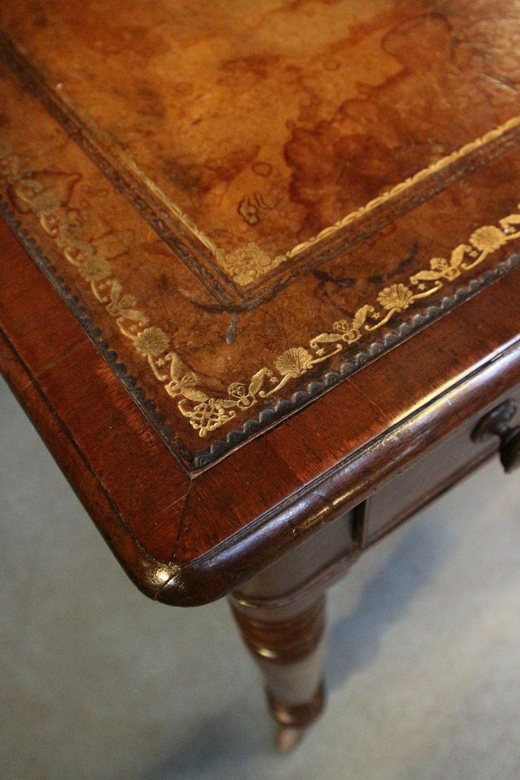 Mid-19th Century Antique Georgian Writing Table For Sale