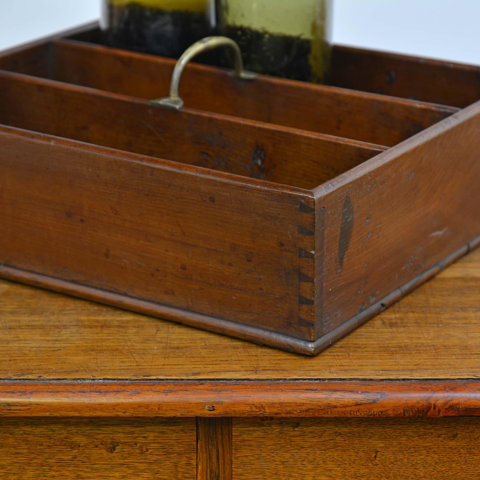 Anglais Range-couverts ancien en bois d'if géorgien en vente