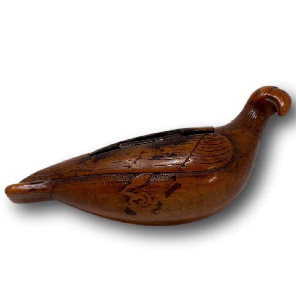 Antique Georgian Yew Wood Parrot Snuff Box For Sale 3
