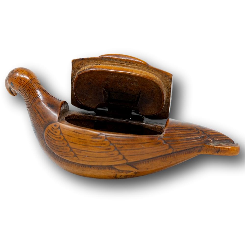 Antique Georgian Yew Wood Parrot Snuff Box For Sale 1