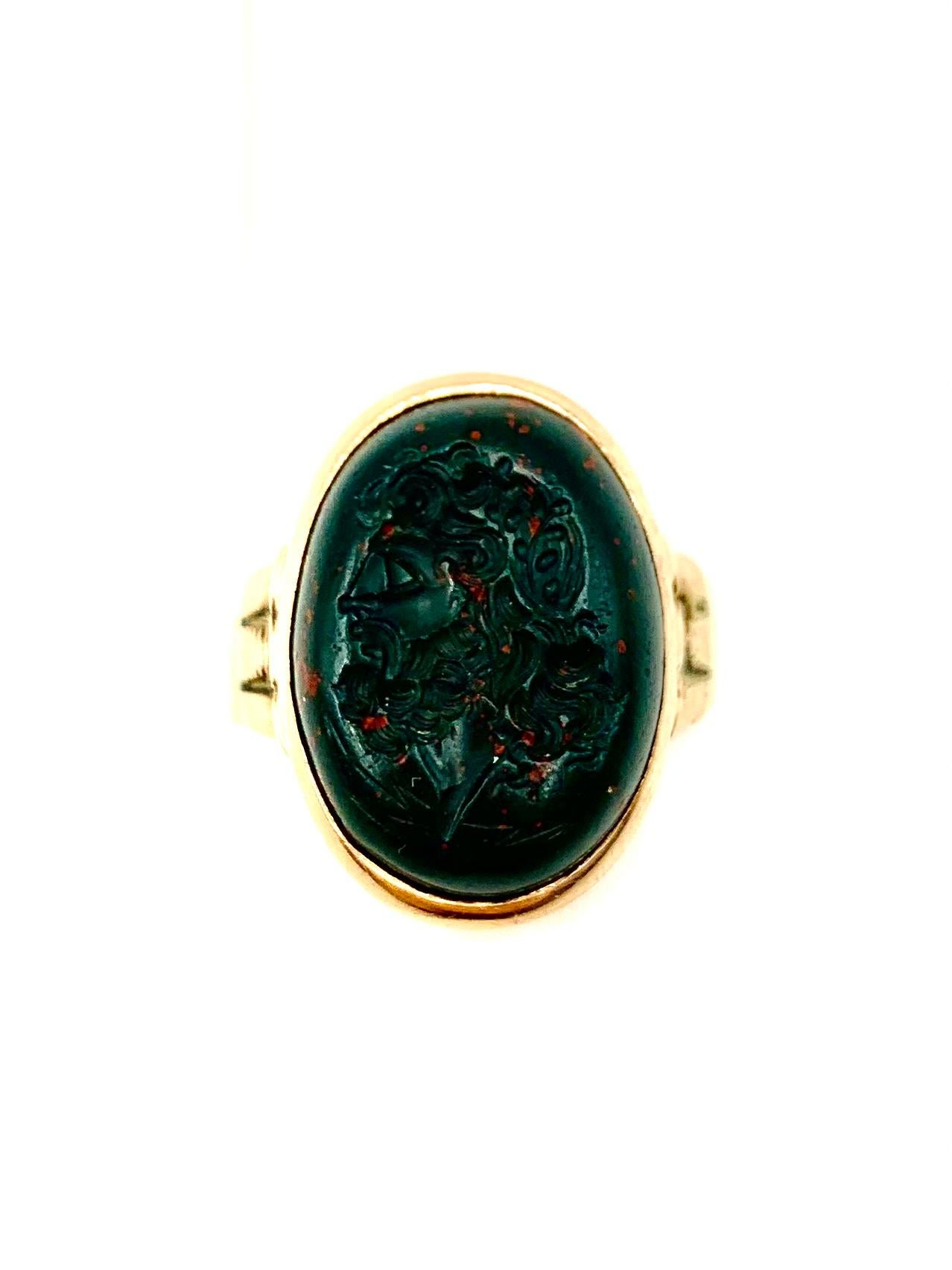 Antique Georgian Zeus Bloodstone Intaglio 14K Rose Gold Signet Ring In Good Condition For Sale In New York, NY