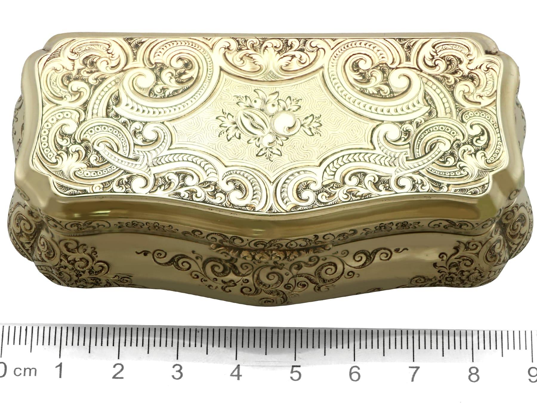 Tabatière allemande ancienne en or 14 carats datant d'environ 1850 en vente 6