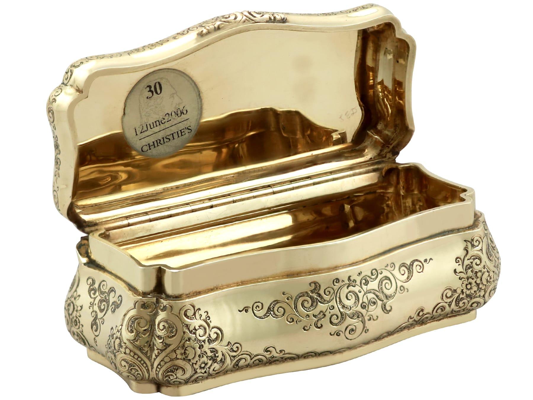 Tabatière allemande ancienne en or 14 carats datant d'environ 1850 en vente 2