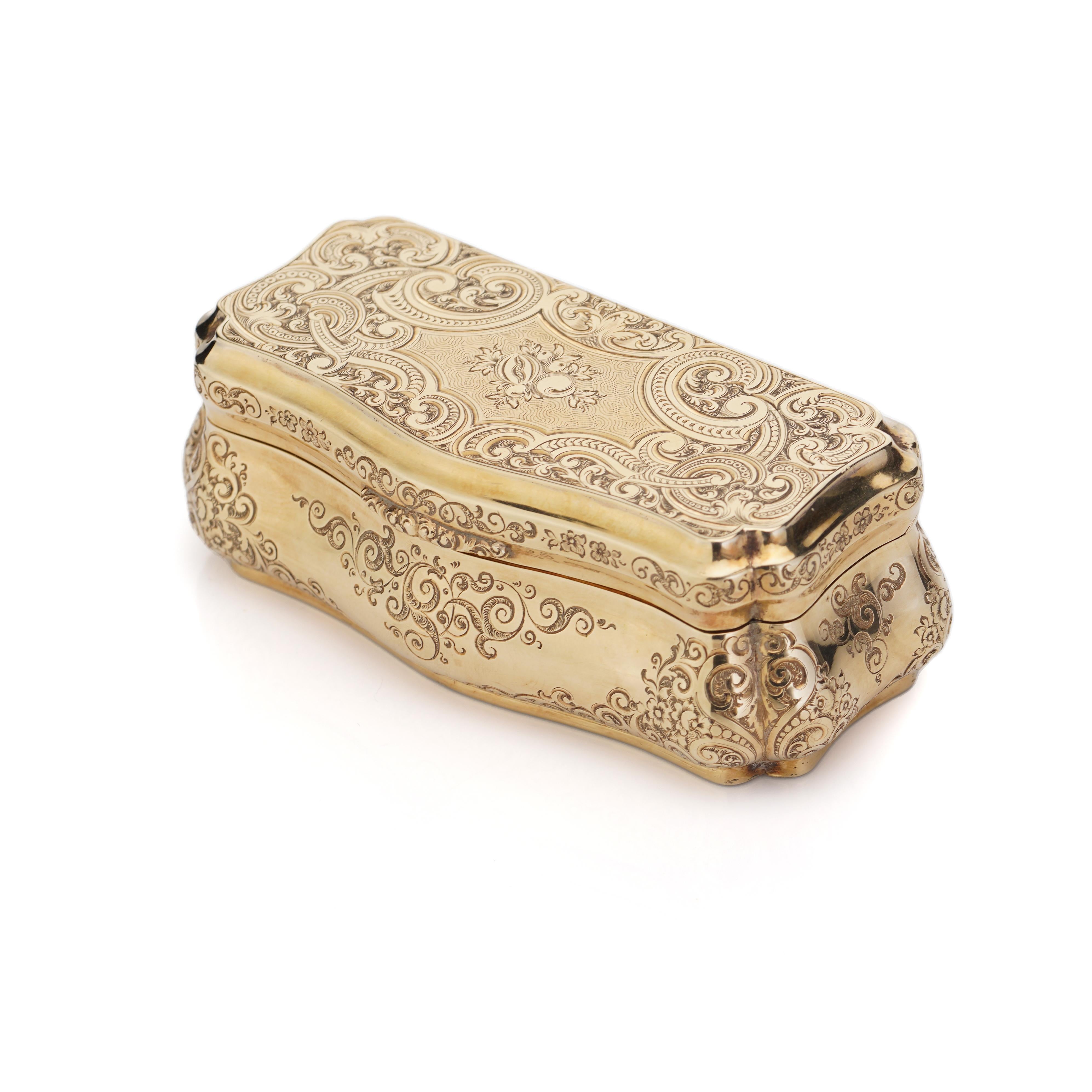 Gold Antique German 14kt. yellow gold snuff - box by Carl Martin Weishaupt & Sons.  For Sale