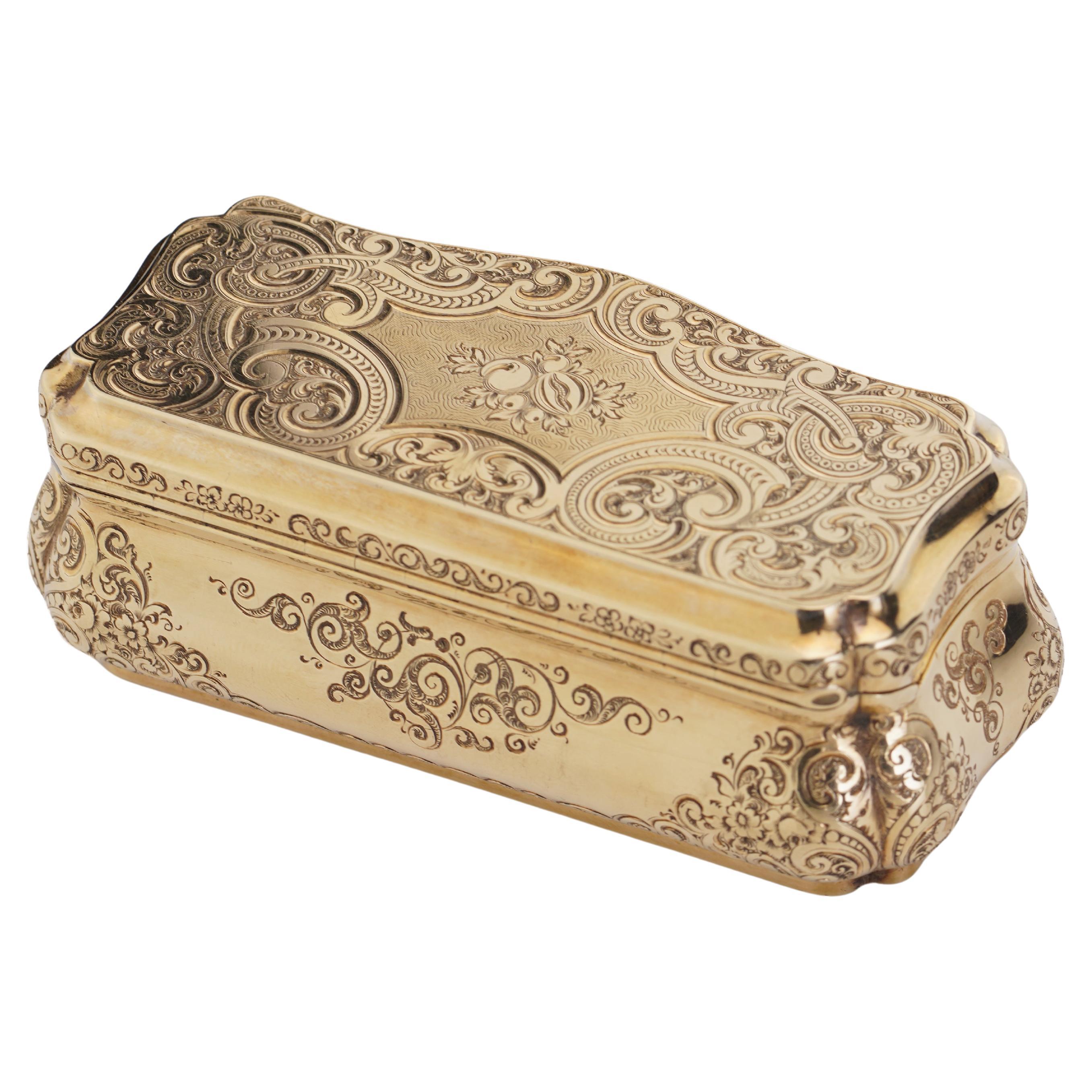Antique German 14kt. yellow gold snuff - box by Carl Martin Weishaupt & Sons.  For Sale