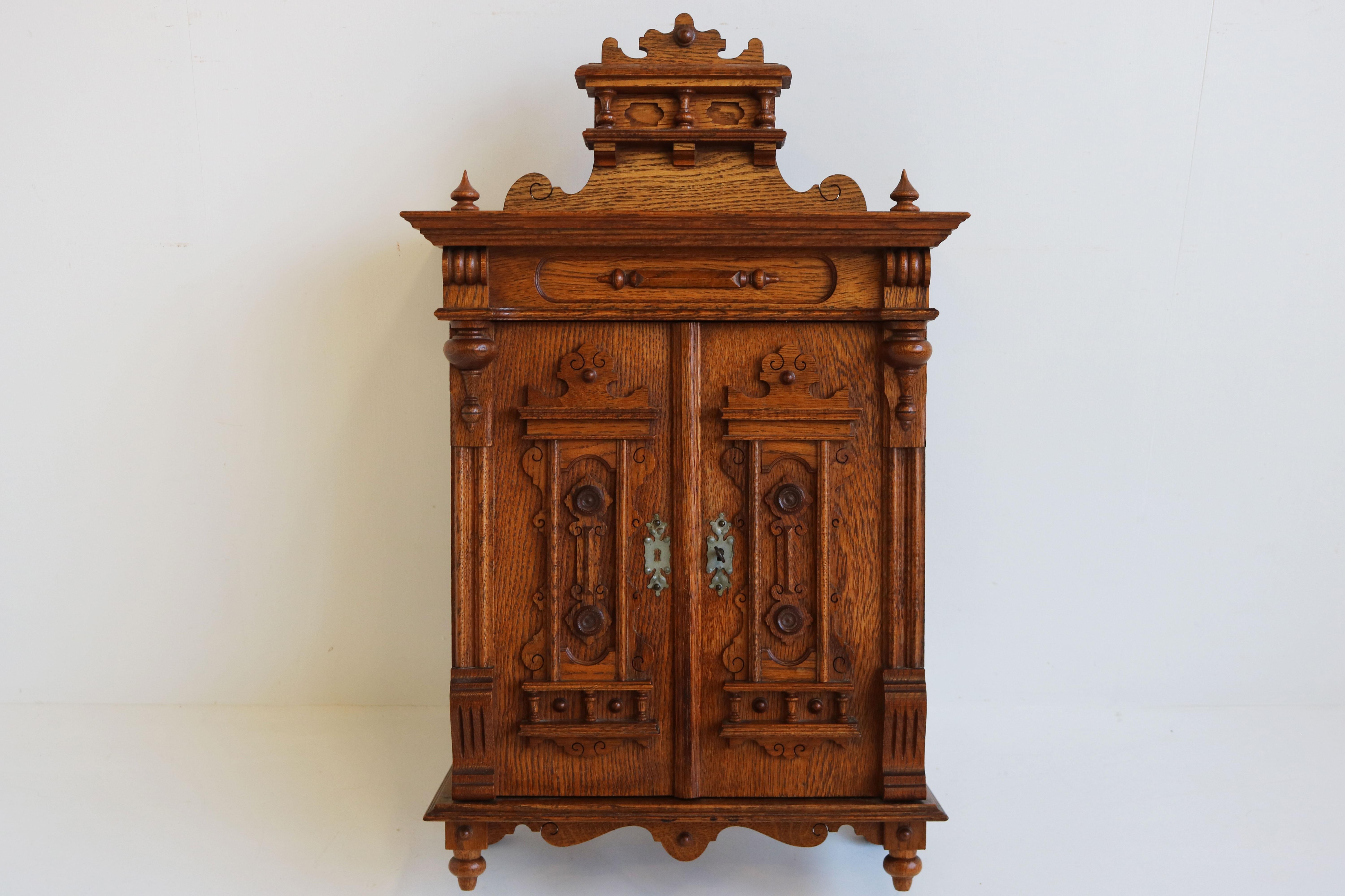 Antique German 19th Century Gründerzeit Wall Cabinet Carved Oak Neo Classical For Sale 2
