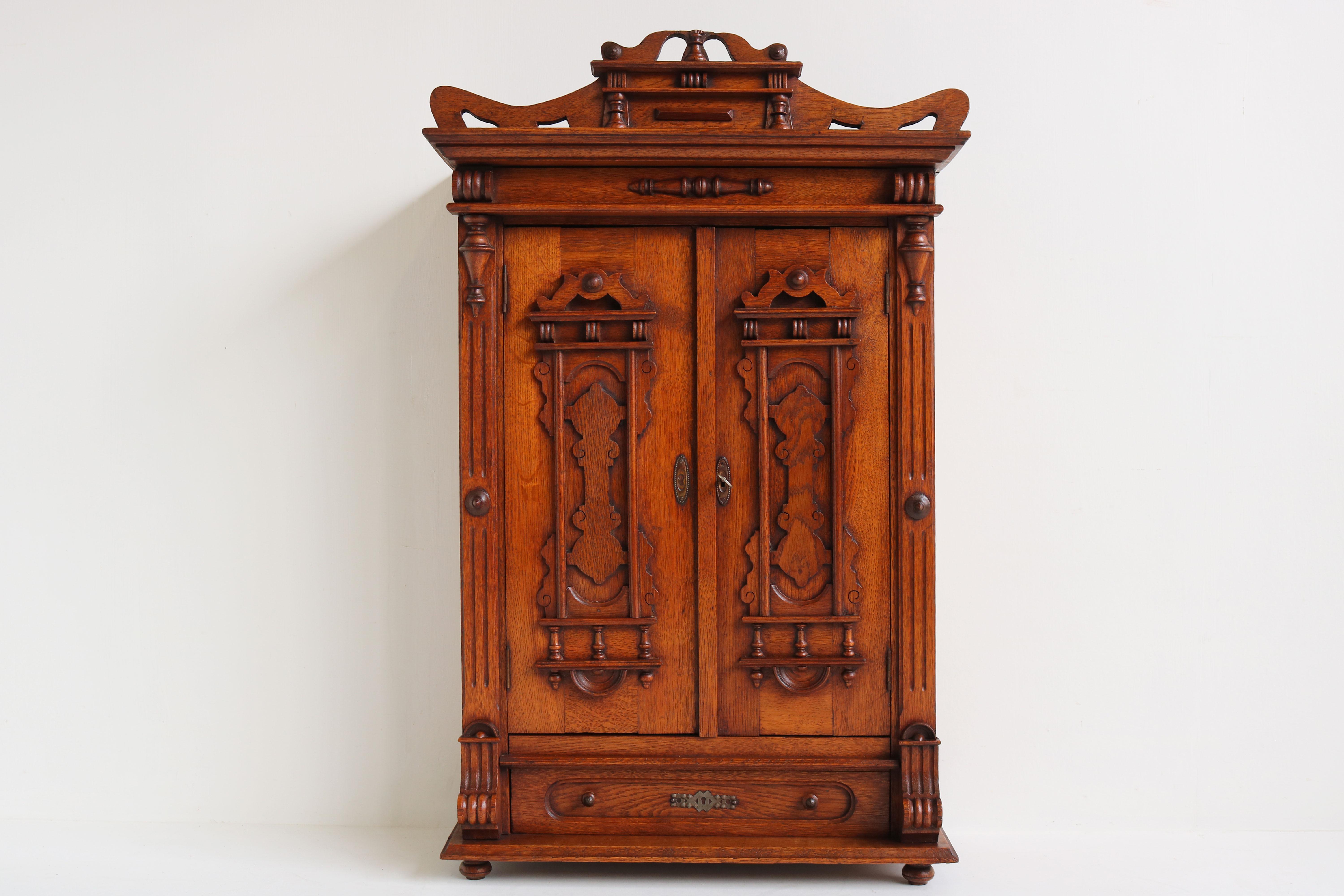 Antique German 19th Century Gründerzeit Wall Cabinet Neo Classical Oak Drawer For Sale 4