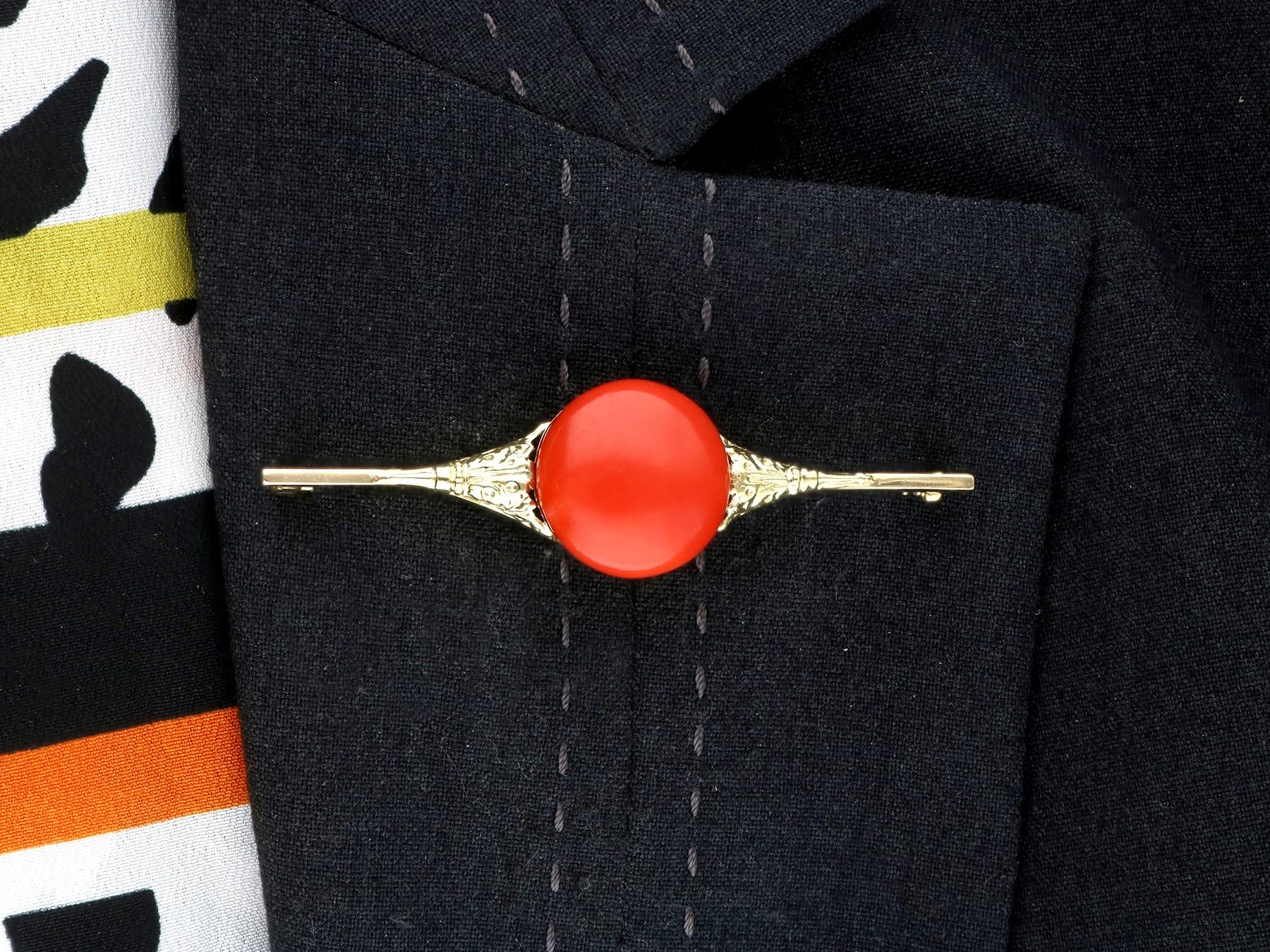 Antique German 9.51Ct Cabochon Cut Coral and Yellow Gold Bar Brooch Circa 1930 For Sale 5