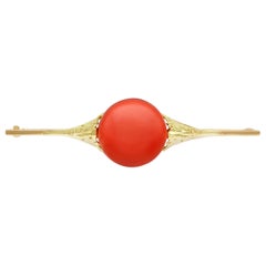 Broche allemande ancienne en or jaune et corail cabochon de 9,51 carats, c. 1930