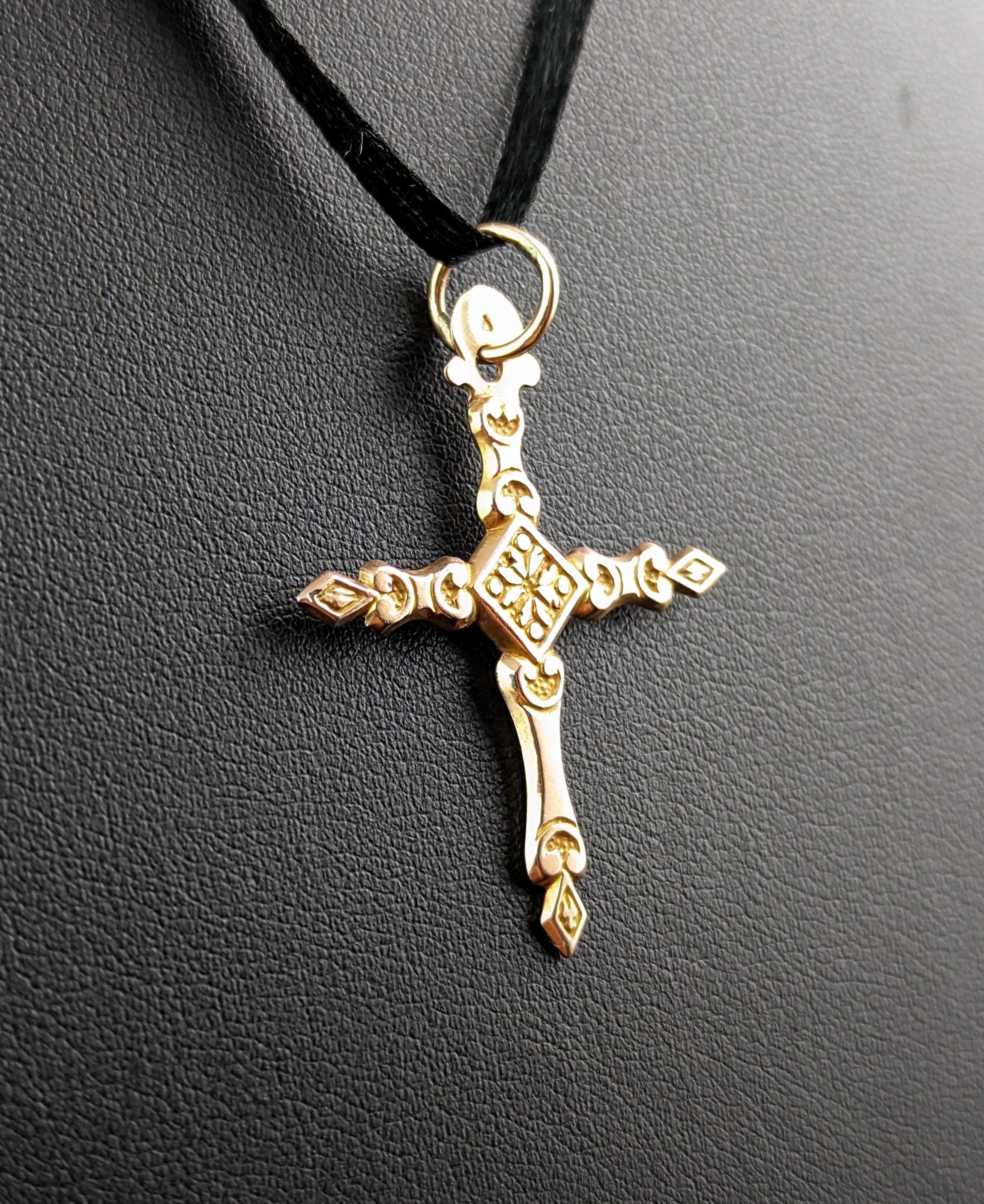 Antiker deutscher 9 Karat Goldkreuz-Anhänger, geblümt, antik für Damen oder Herren