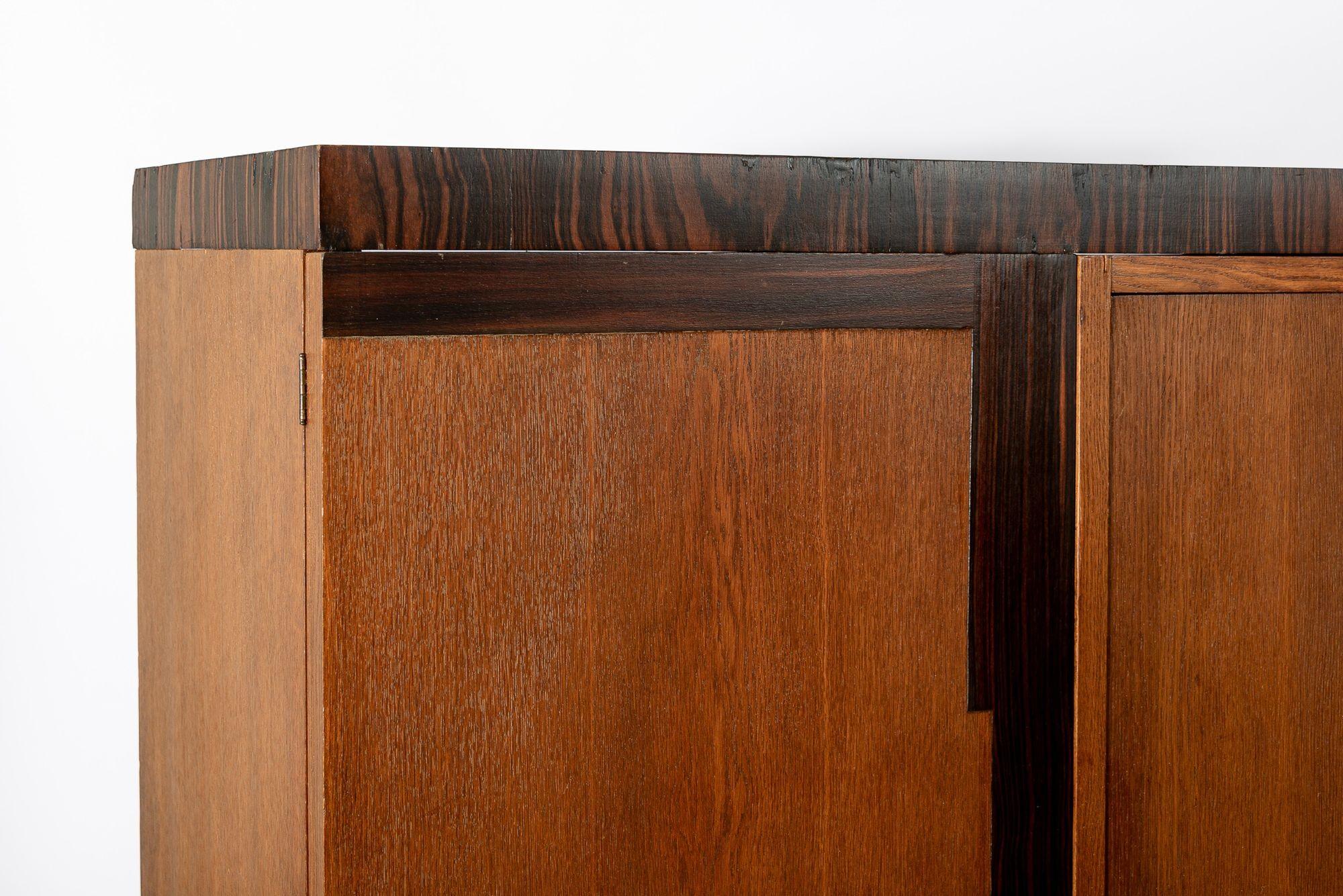 Armoire ancienne Art déco allemande des années 1930 Bon état - En vente à Detroit, MI