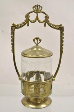 Antiguo Art Nouveau Alemán Rueda de picar de latón con inserto de cristal grabado