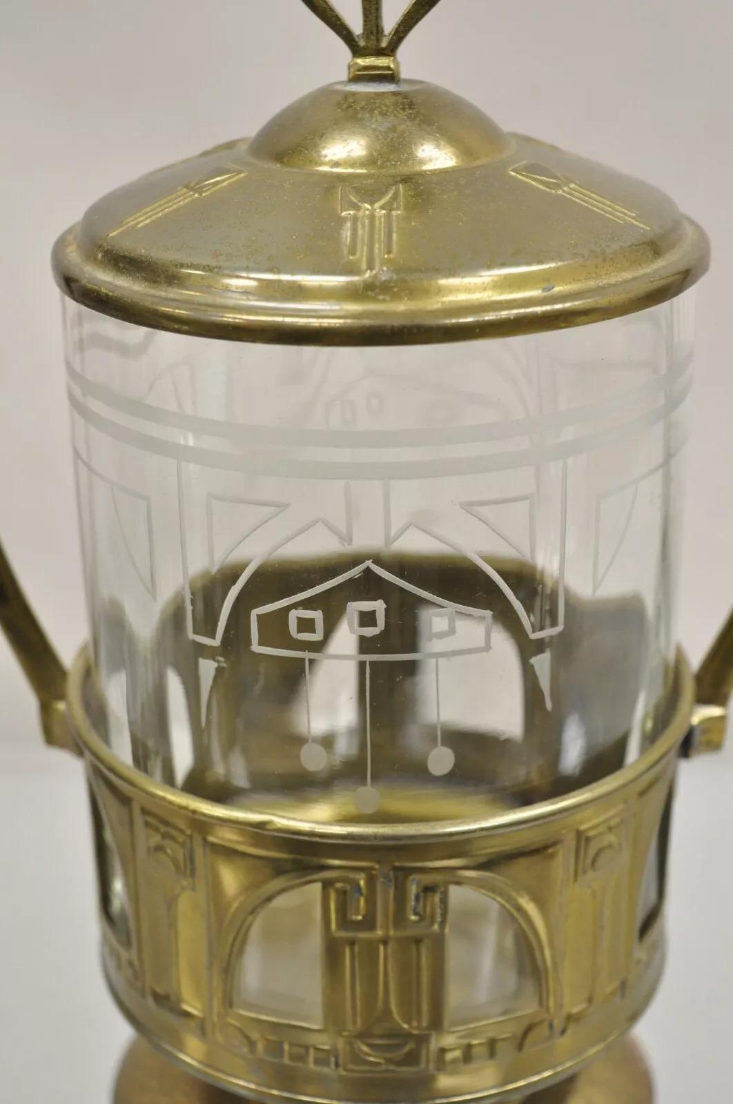 20ième siècle Ancienne roulette à picots en métal, en laiton et verre gravé, de style Art Nouveau allemand en vente