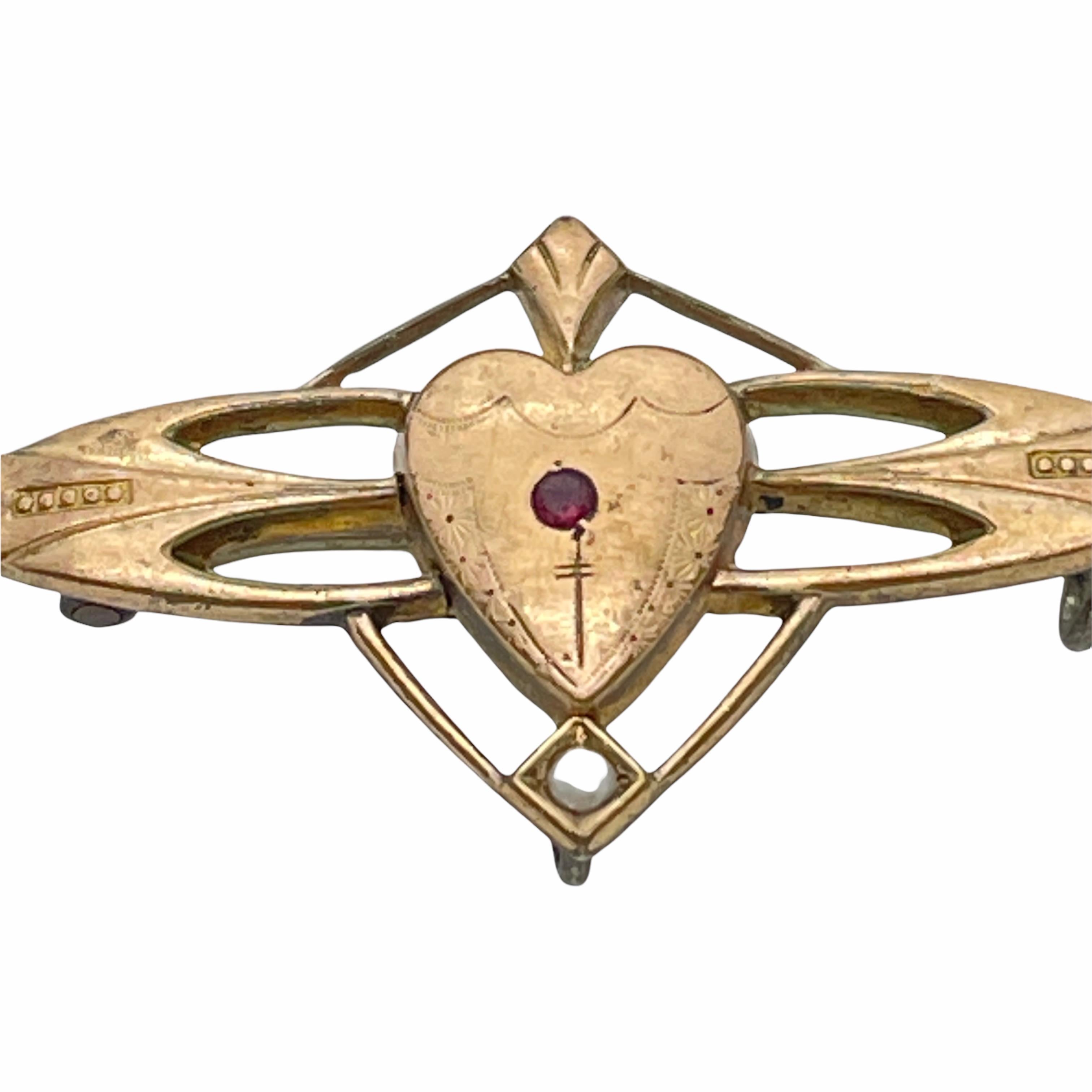 Antique German Art Nouveau Jewelry Heart Pin Brooch Ormolu with Stone, 1900s In Good Condition For Sale In Nuernberg, DE