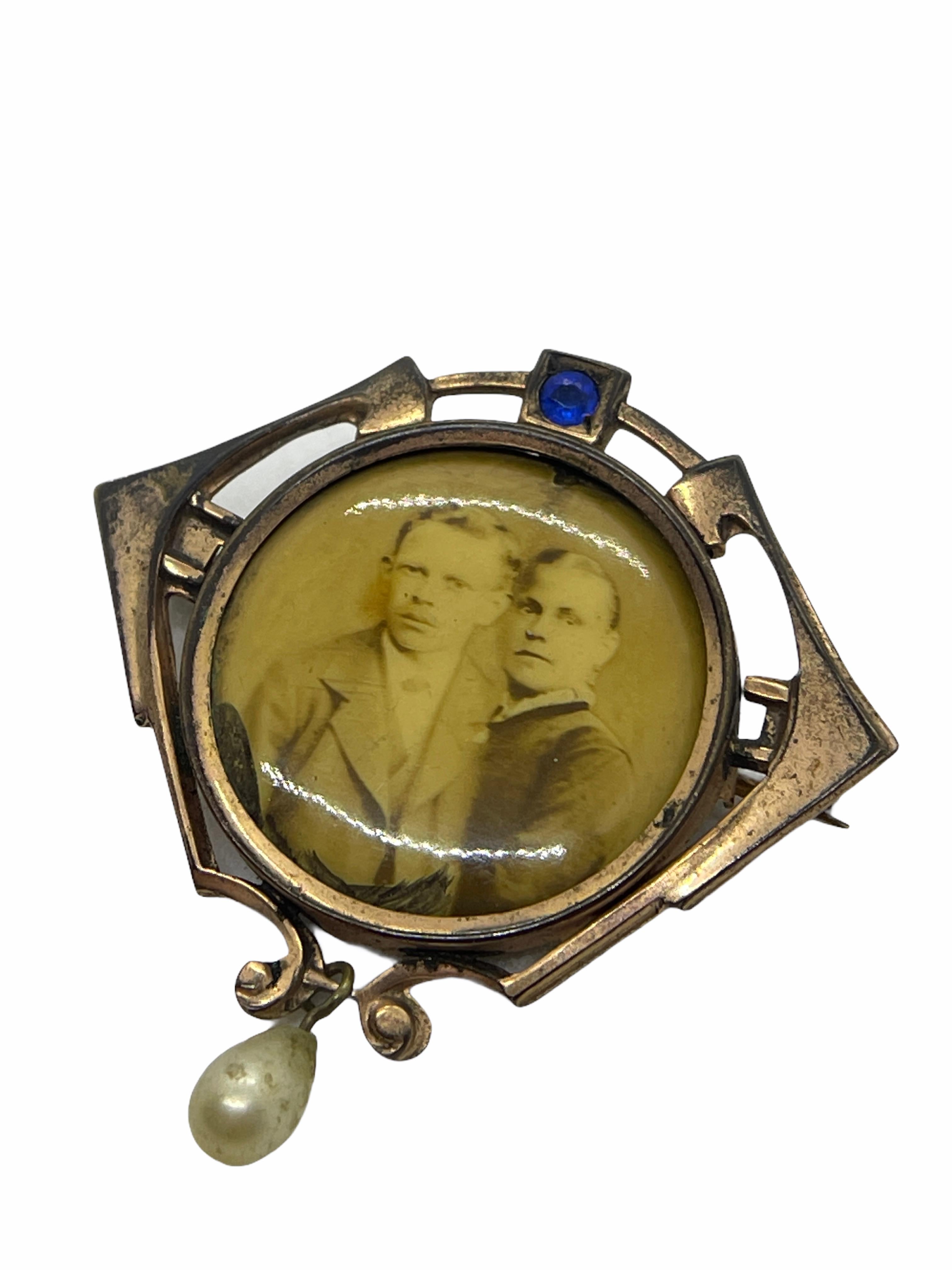 Allemand Broche mémoire ancienne en ormolu et pierre avec bijoux de style Art nouveau allemand, années 1900 en vente
