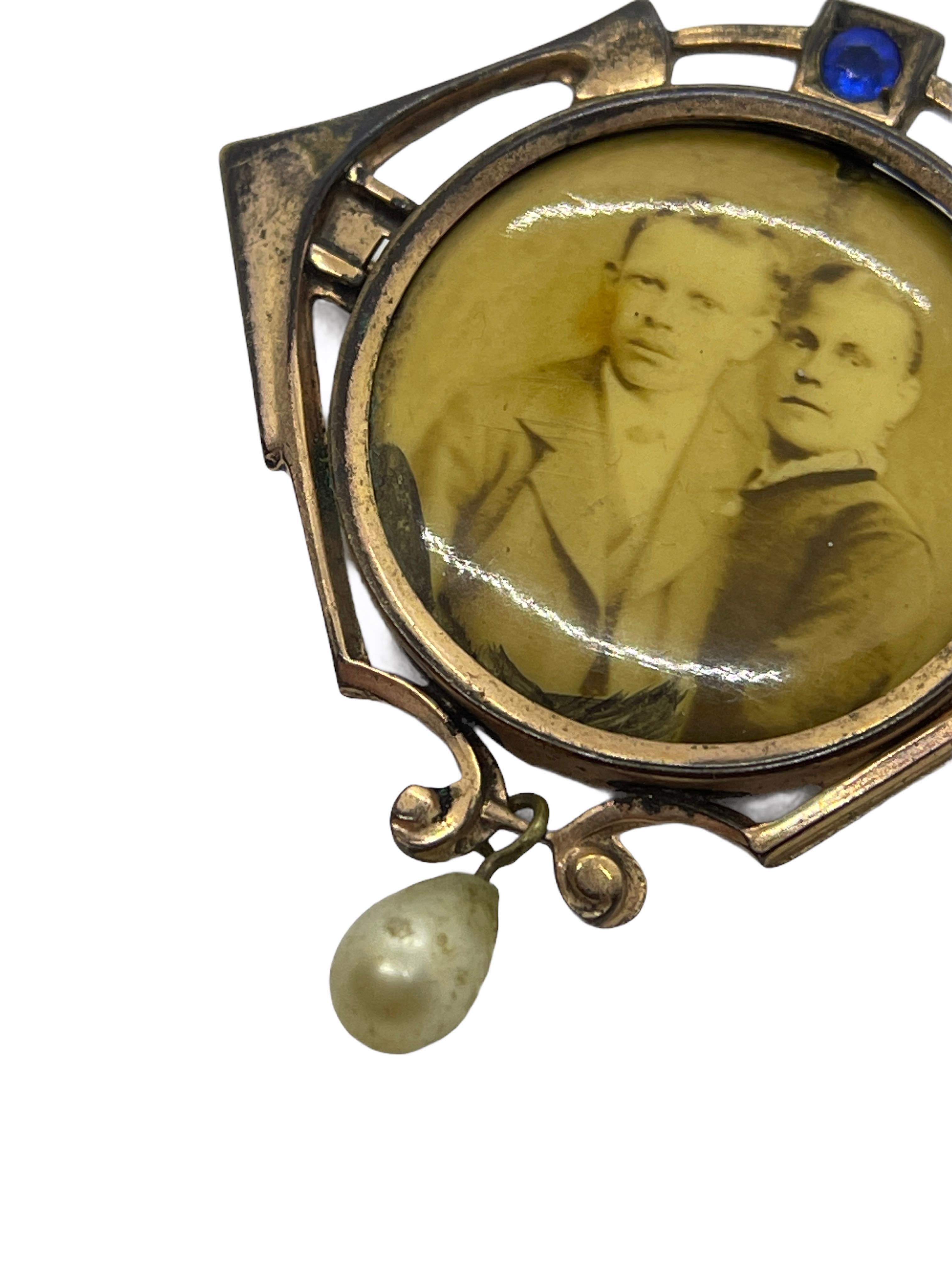 Antike deutsche Jugendstil-Schmuck-Memory-Anstecknadelbrosche mit Goldbronze und Stein, 1900er Jahre (Deutsch) im Angebot