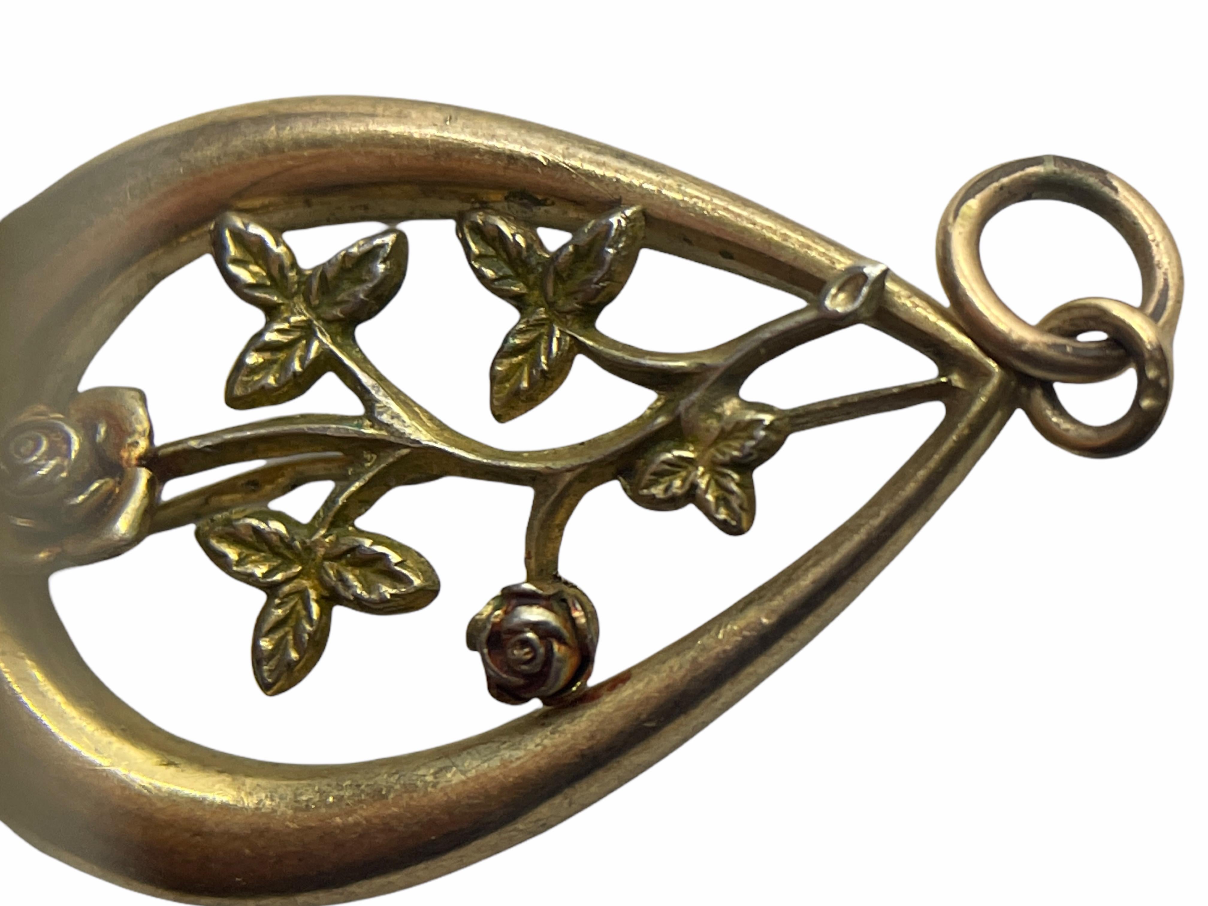 Pendentif antique en bronze doré à branches de roses en bijouterie Art nouveau allemand, années 1900 en vente 1