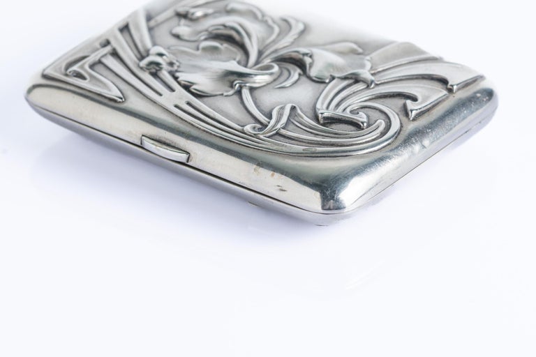 roll up case cigarette Metal Cigarette Case 20 Box Holds For Roll Ups Cigarette Tin For Roll Ups Cigarette Box Snap Lock Metal Cigarette Case For Women Cigarettes 84mm : roll up case cigarette Metal Cigarette Case 20 Box Holds For Roll Ups Cigarette Tin For Roll Ups Cigarette Box Snap Lock Metal Cigarette Case For Women Cigarettes 84mm :