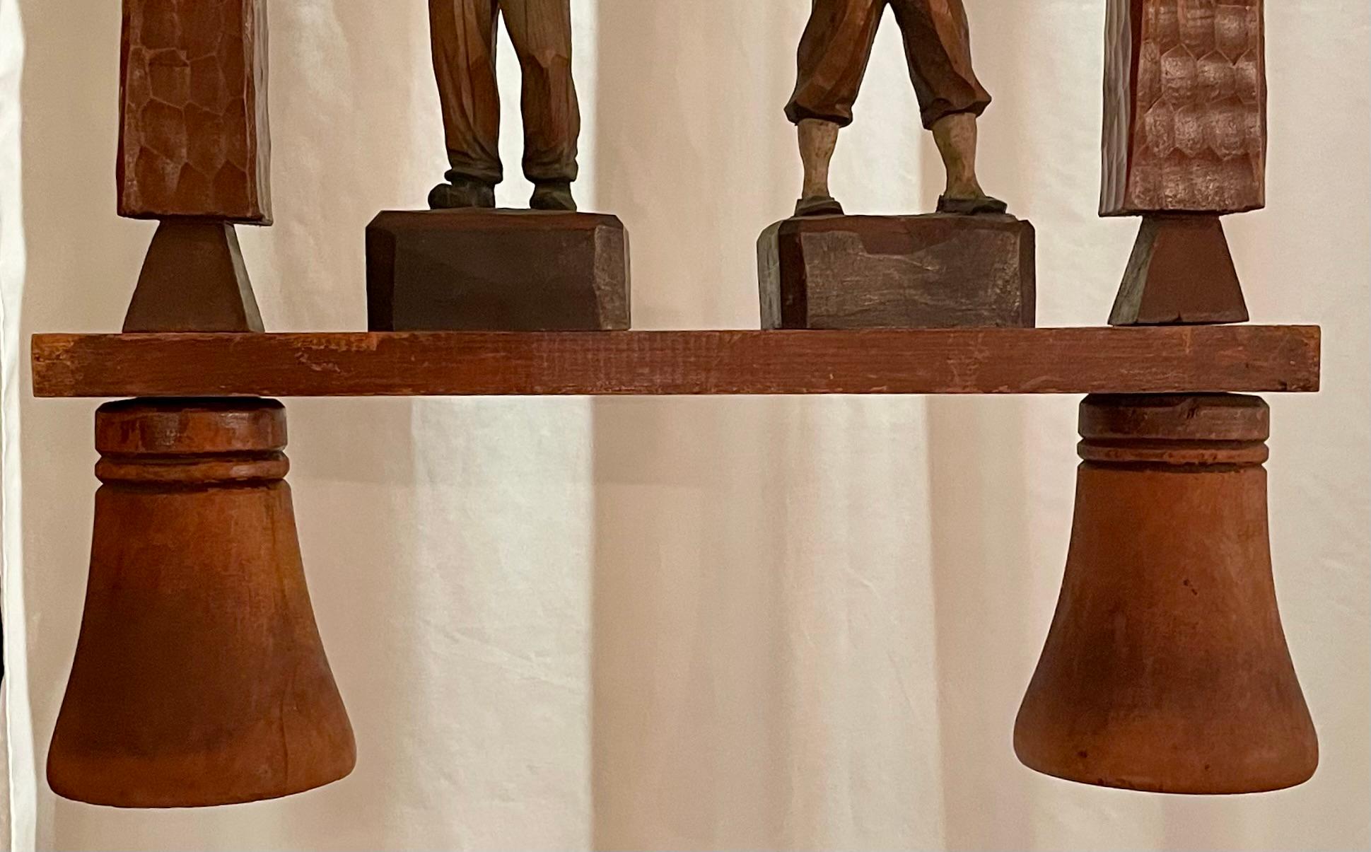 Antigua luz de taberna bávara alemana de madera tallada, circa 1910-1920. Alemán en venta
