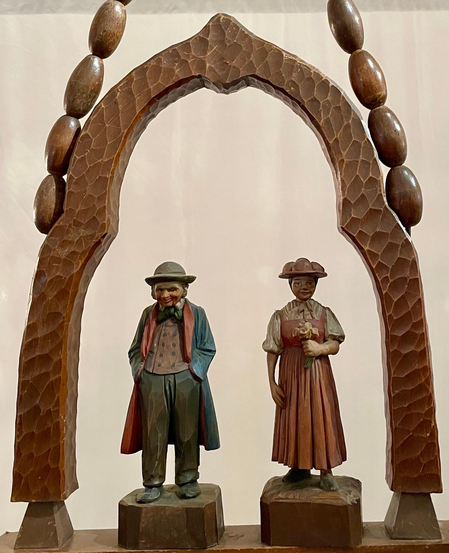 Antigua luz de taberna bávara alemana de madera tallada, circa 1910-1920. siglo XX en venta