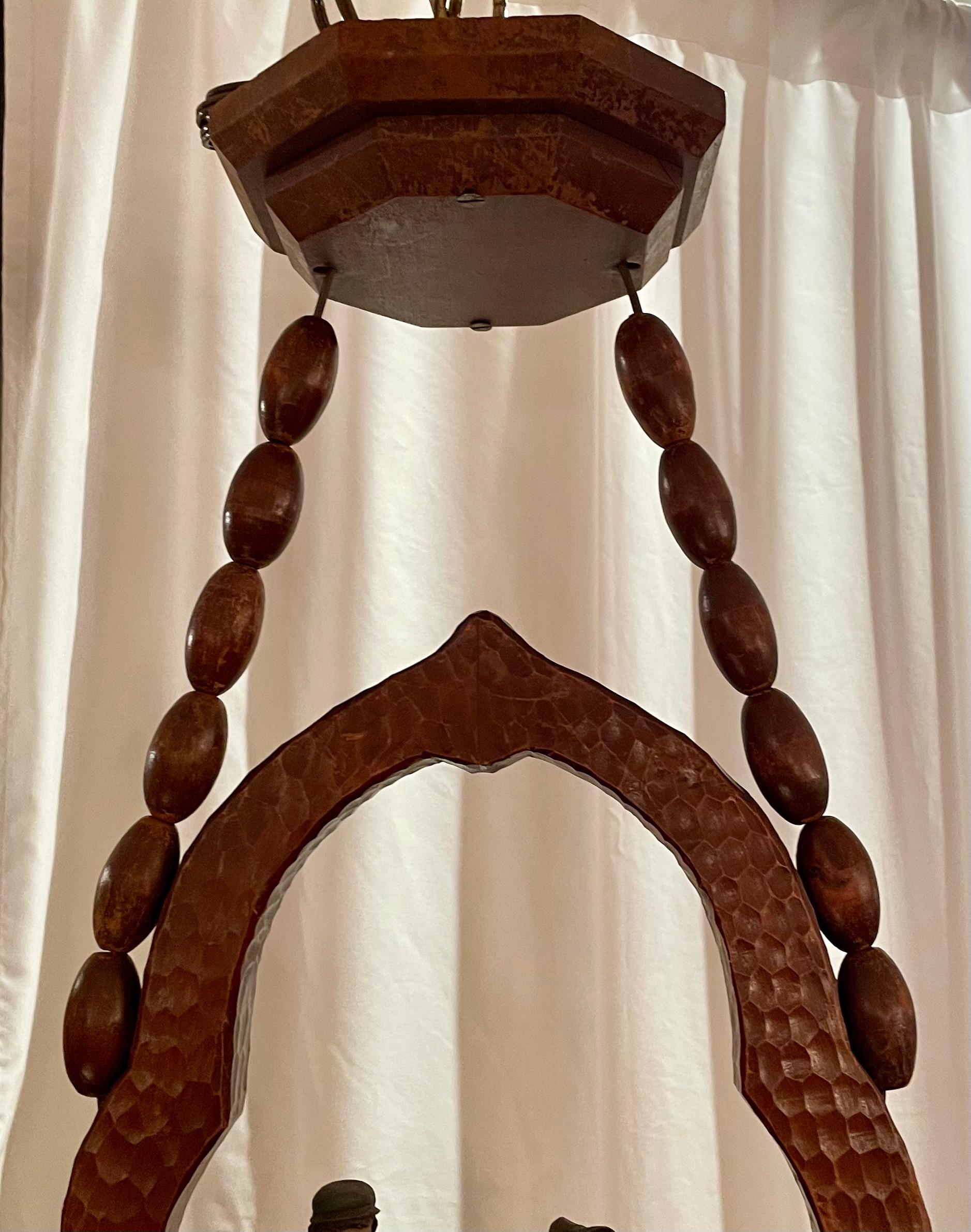 Antigua luz de taberna bávara alemana de madera tallada, circa 1910-1920. siglo XX en venta