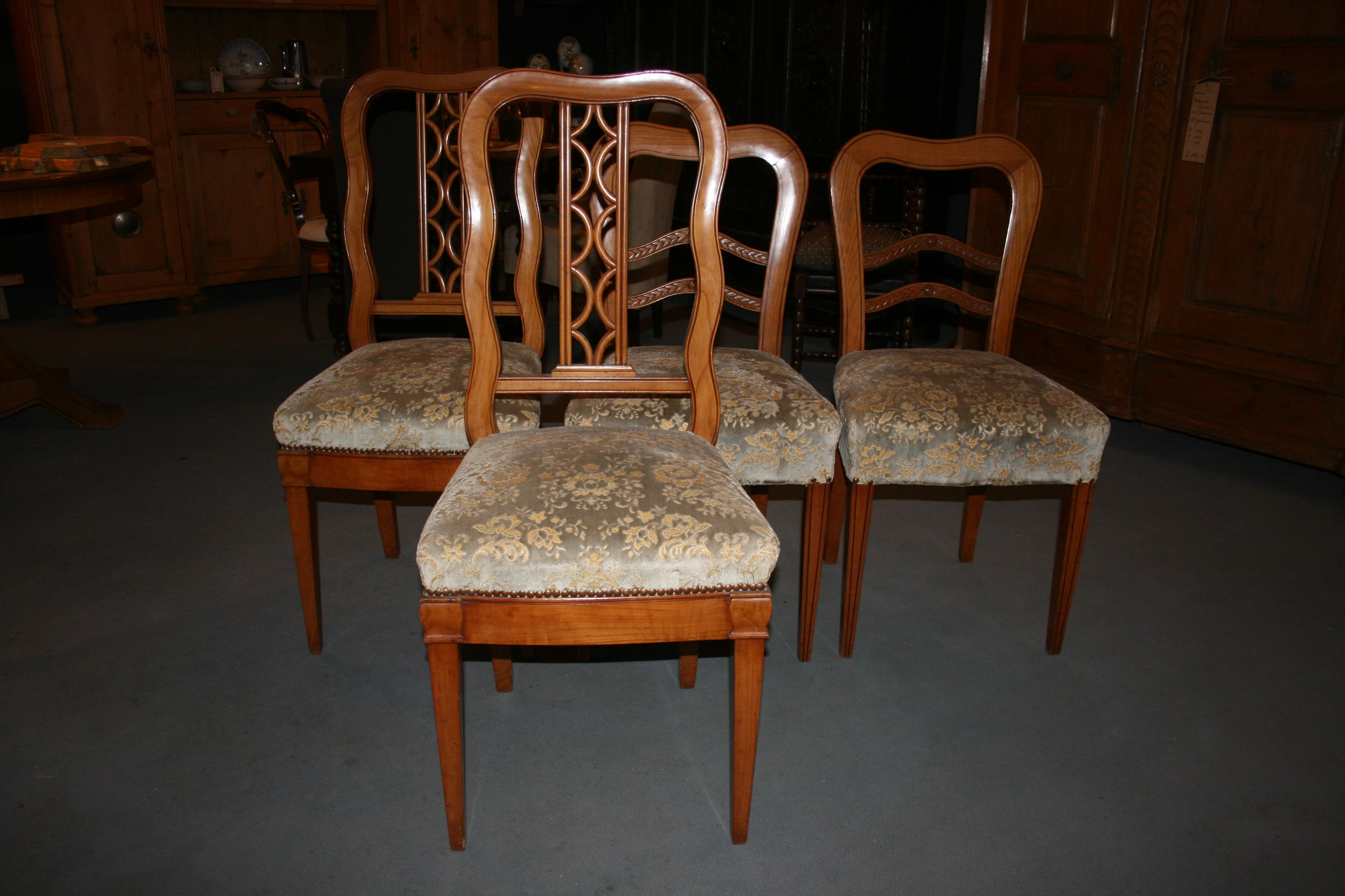 Antique German Biedermeier Chairs, Set of 4, Fruitwood, circa 1840 In Good Condition For Sale In Dusseldorf, DE