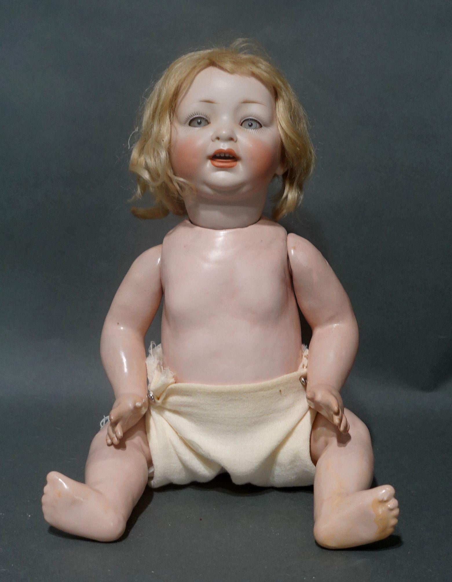 Antike deutsche Biskuit-Puppe #152/6 „Our Baby“ von Hertel Schwab für L.W & CO. im Angebot 5