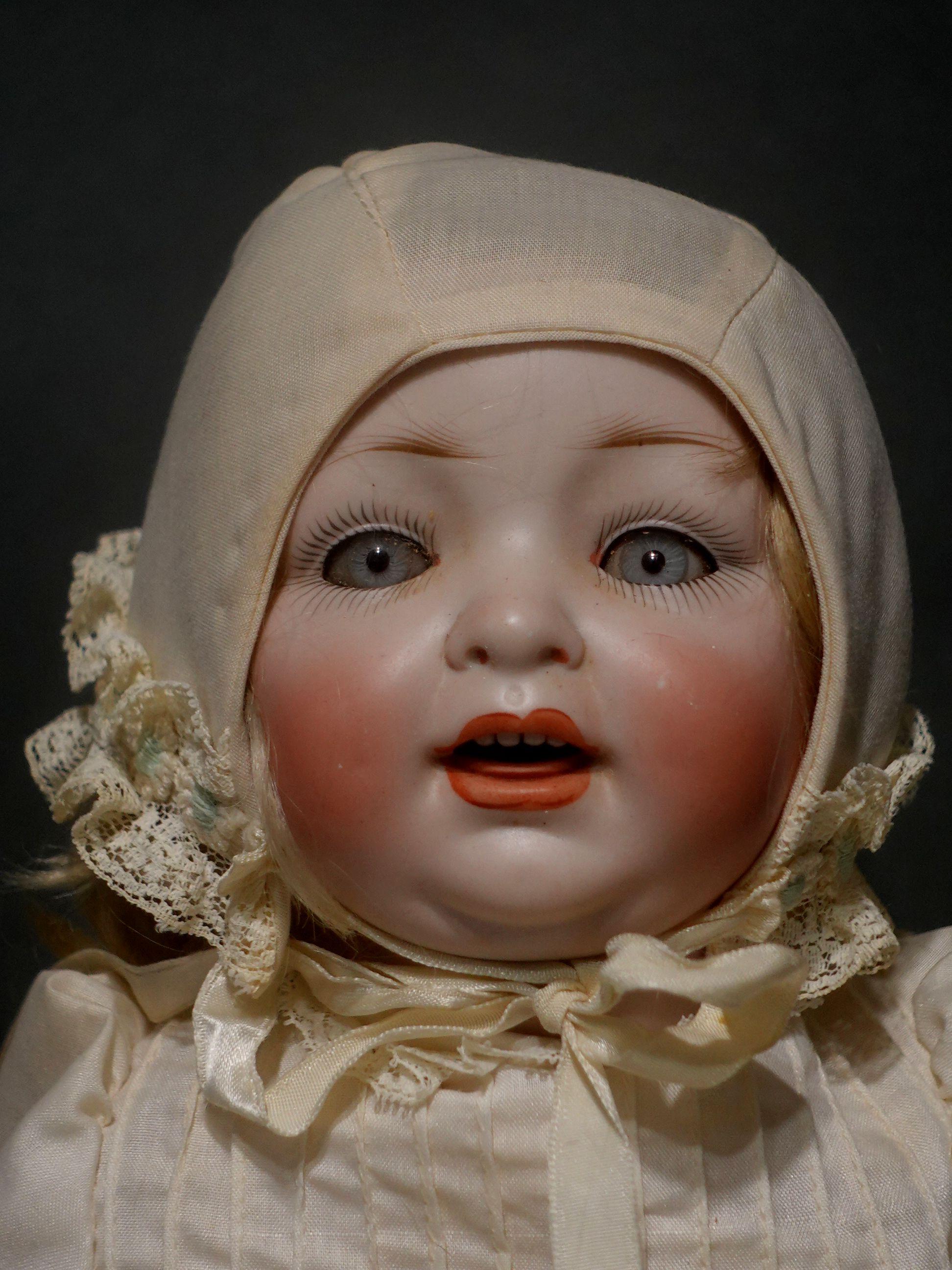 Brossé Bisque Doll allemand ancien n° 152/6 « Our Baby » par Hertel Schwab pour L.W & CO. en vente