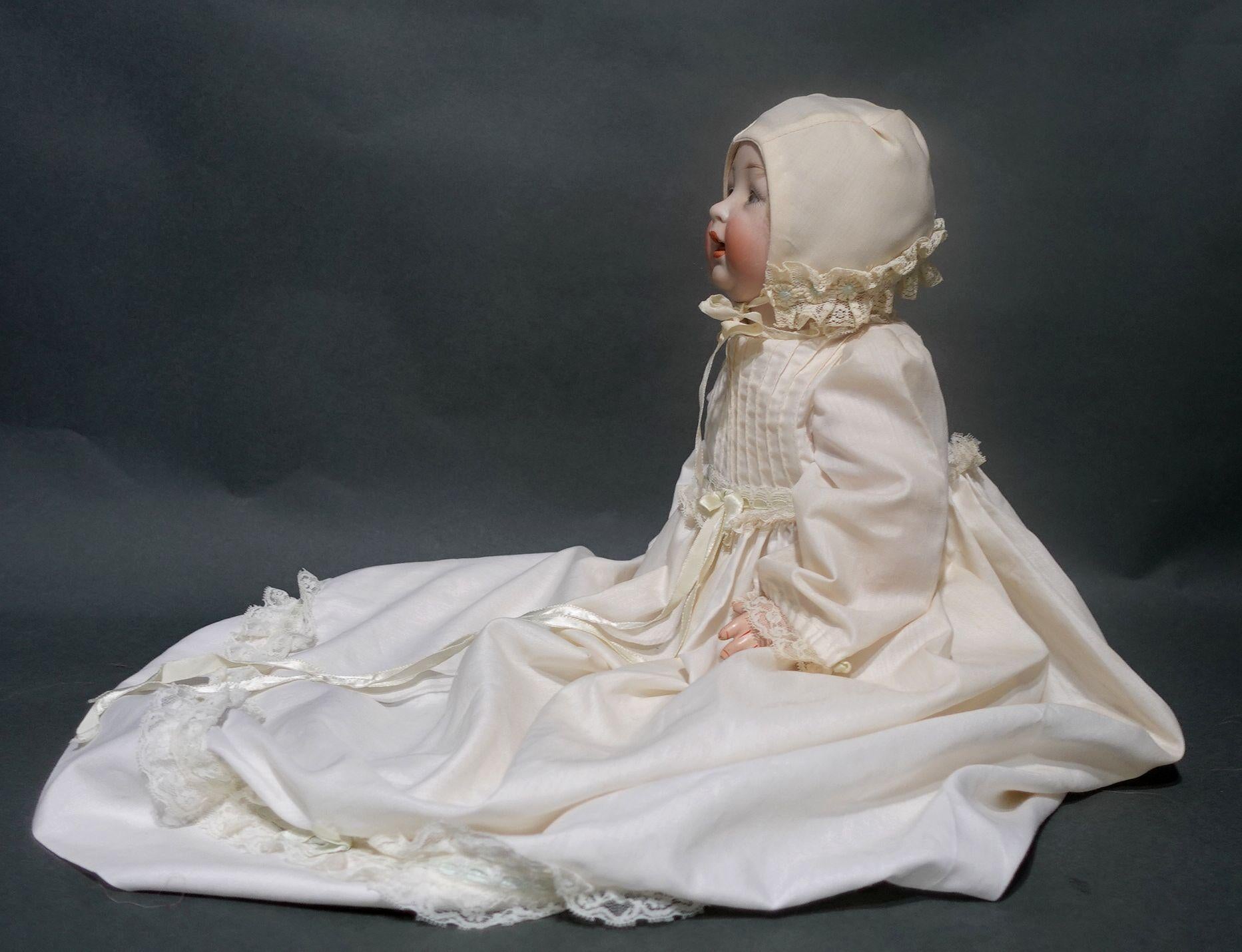 Antike deutsche Biskuit-Puppe #152/6 „Our Baby“ von Hertel Schwab für L.W & CO. (Deutsch) im Angebot