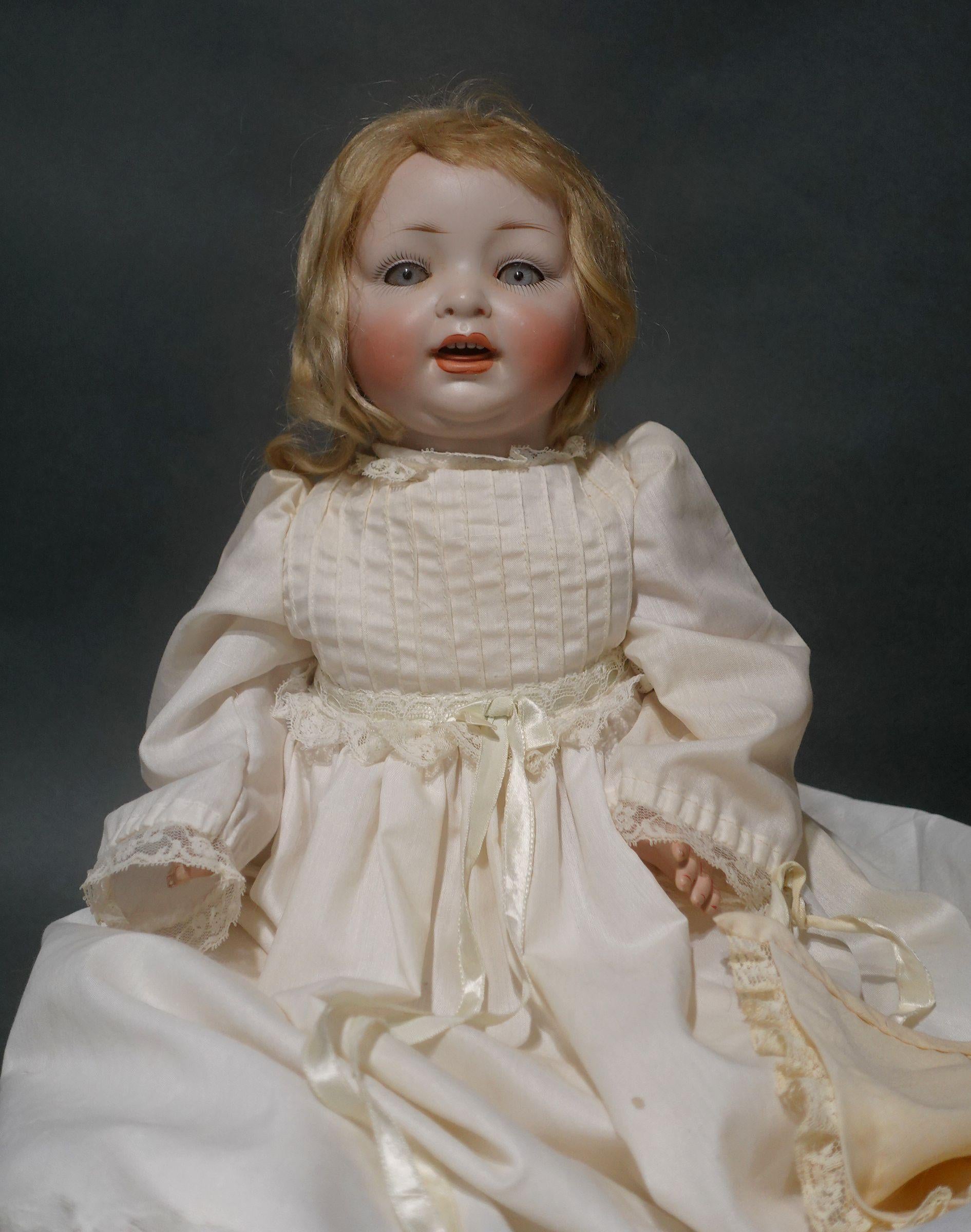Antike deutsche Biskuit-Puppe #152/6 „Our Baby“ von Hertel Schwab für L.W & CO. im Zustand „Gut“ im Angebot in Norton, MA