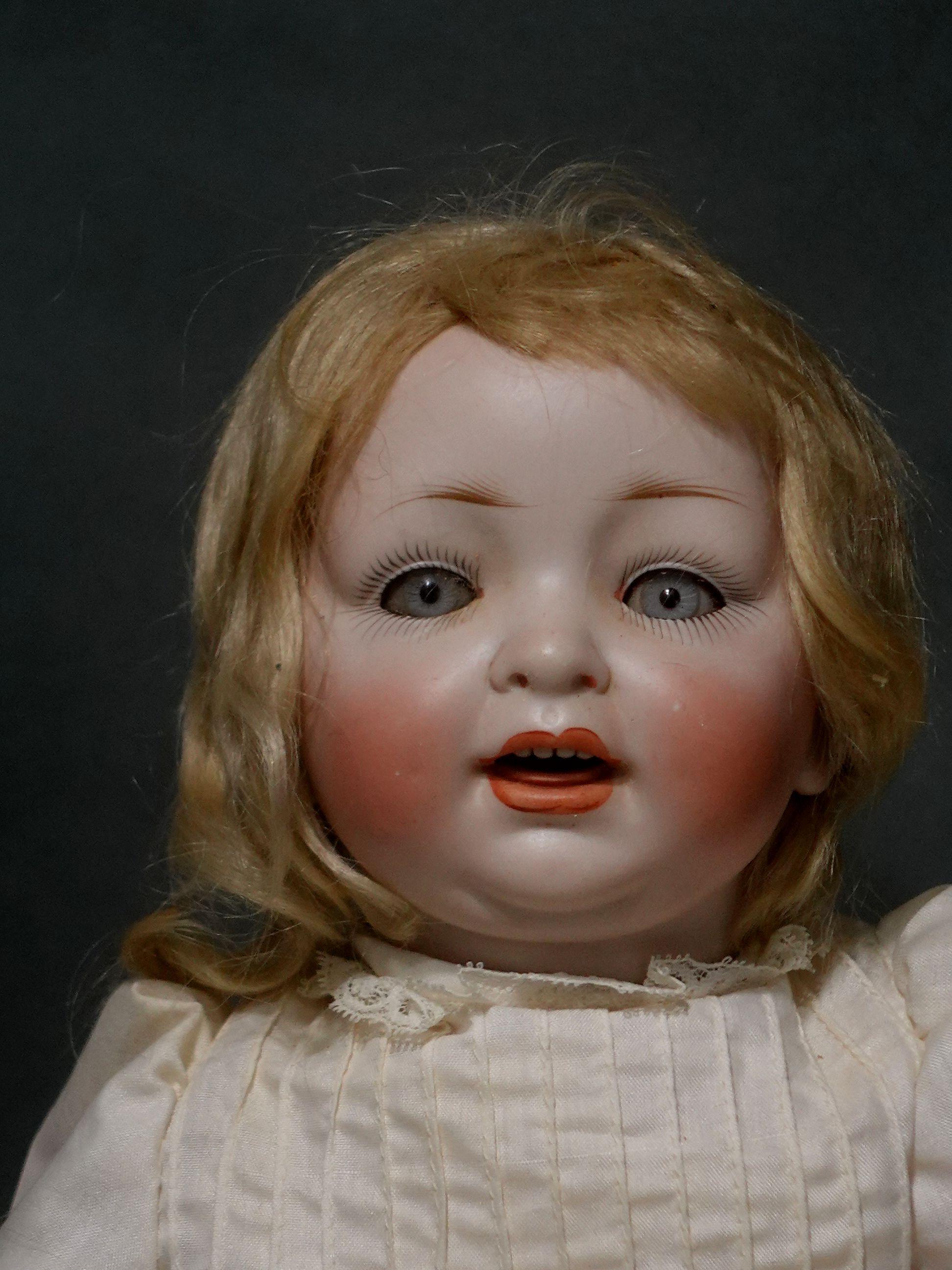 Antike deutsche Biskuit-Puppe #152/6 „Our Baby“ von Hertel Schwab für L.W & CO. (Frühes 20. Jahrhundert) im Angebot