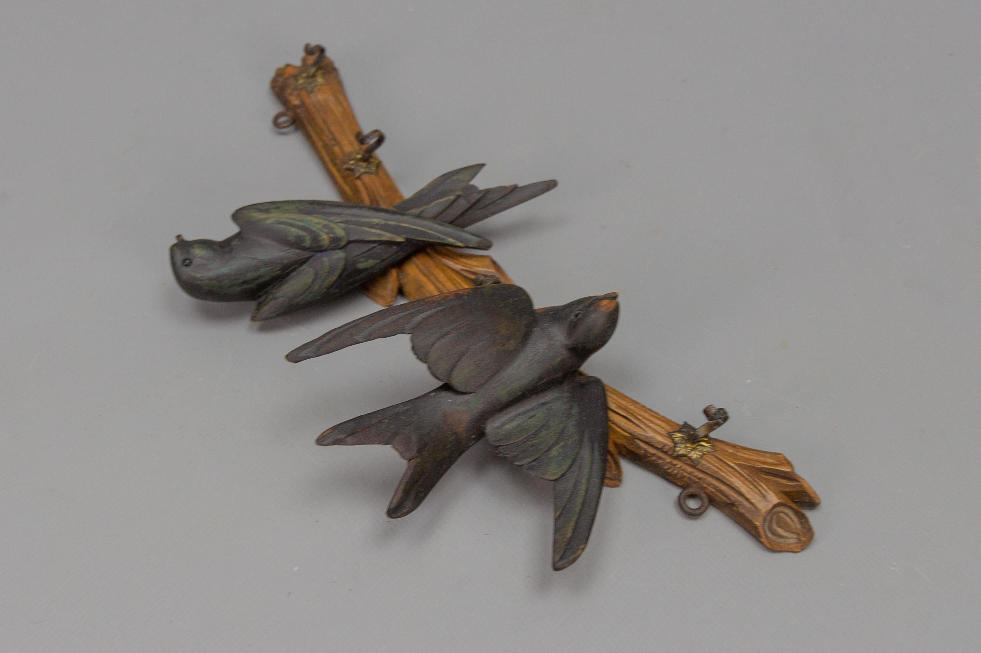 Antique German Black Forest Wood Carving Swallows Key Holder, Early 20th Century 7
