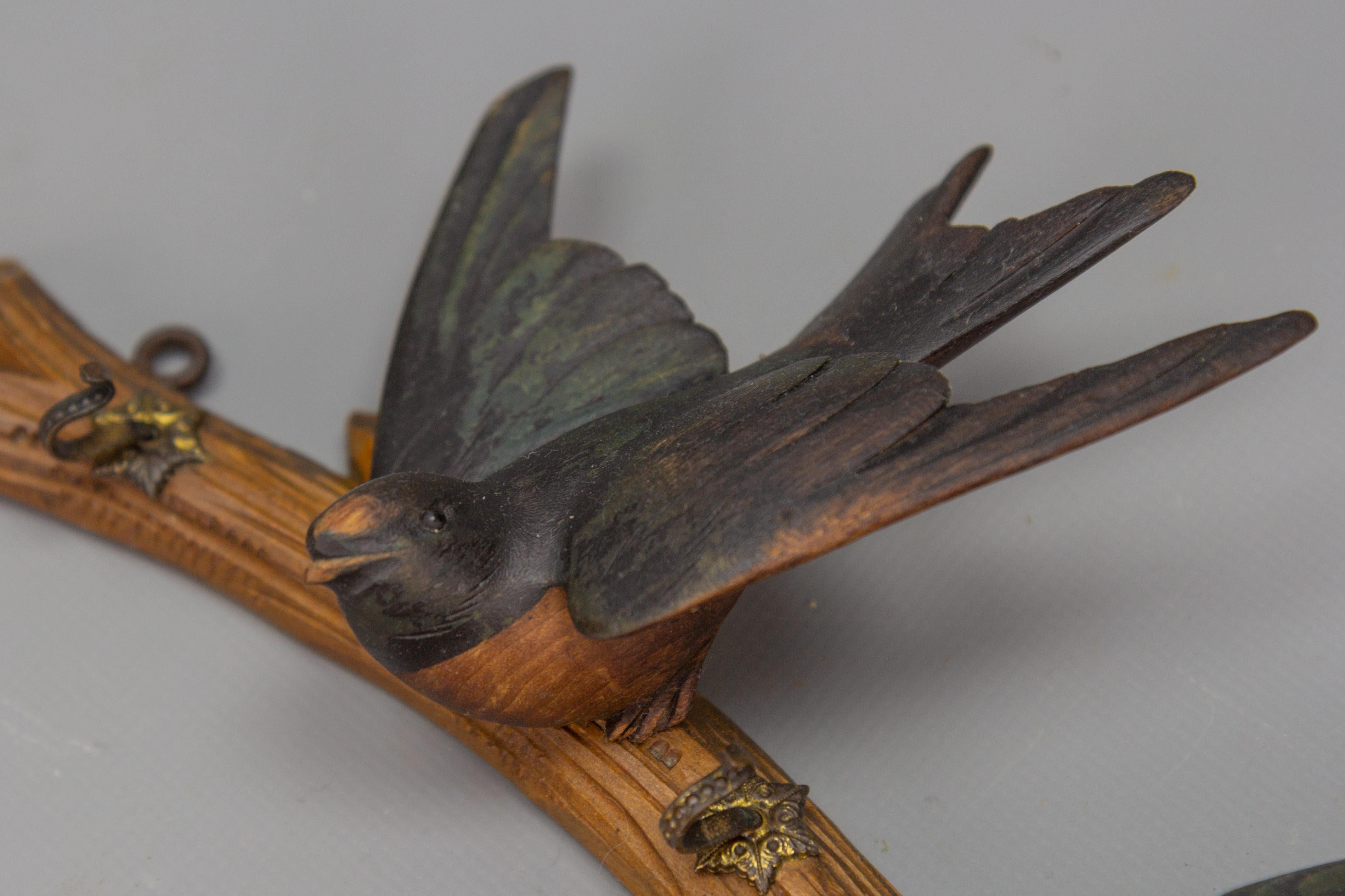 Antique German Black Forest Wood Carving Swallows Key Holder, Early 20th Century 1