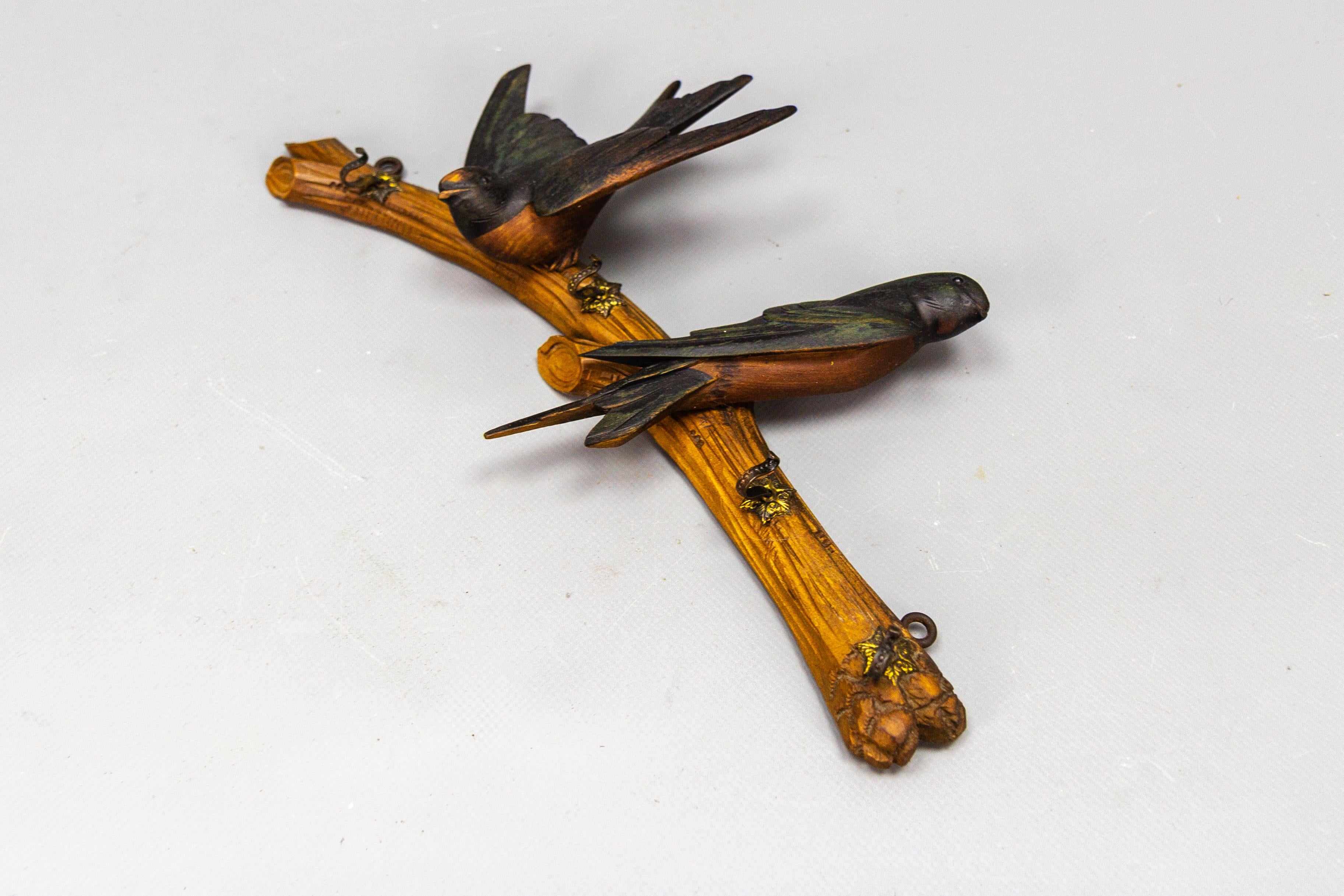 Antique German Black Forest Wood Carving Swallows Key Holder, Early 20th Century 4