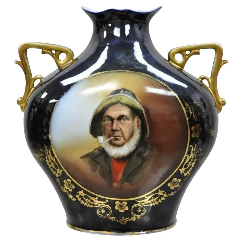 Antiquité - Vase à double anse bleu allemand représentant un marin fumant la pipe en vente