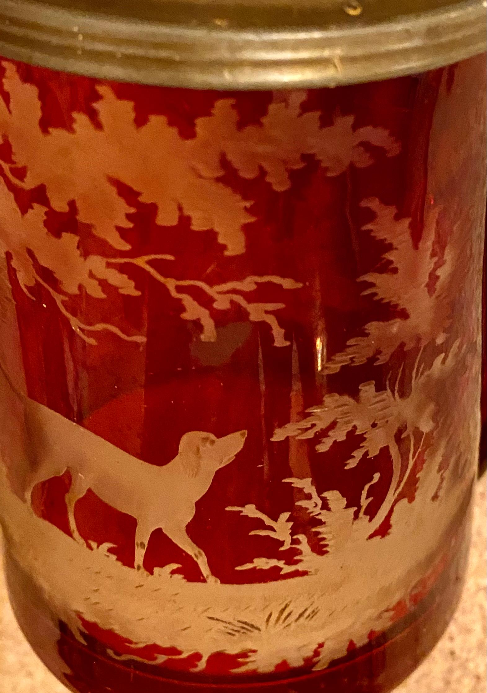 Stein à bière allemand ancien en verre flash rouge gravé de Bohème - Krug allemand en rubis  en vente 11